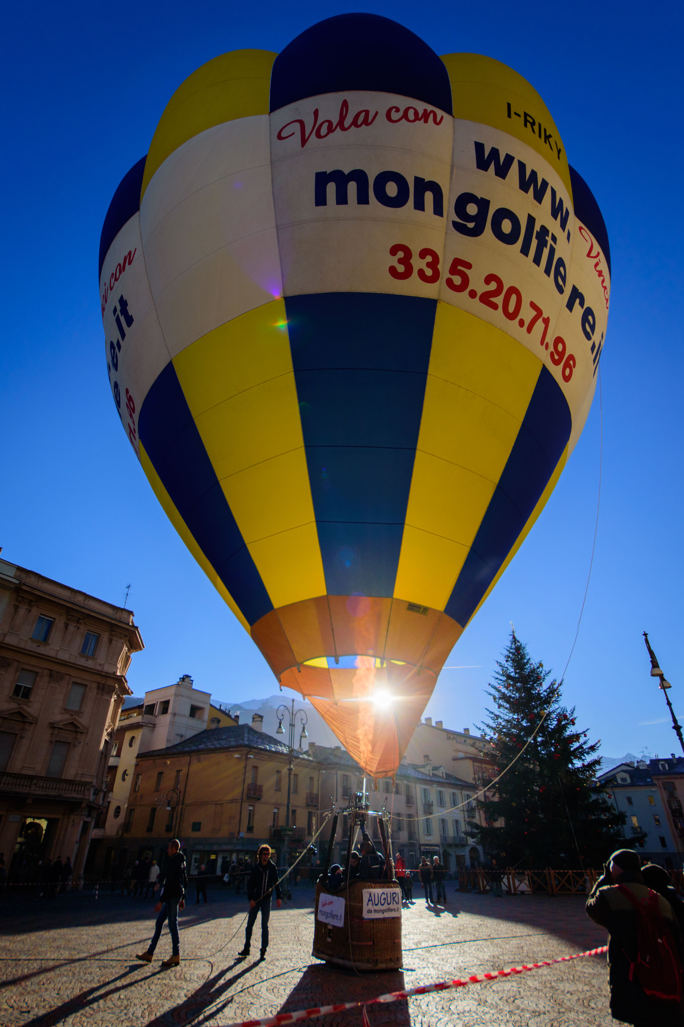Sigma 8-16mm F4.5-5.6 DC HSM sample photo. Hot air in a cold day photography