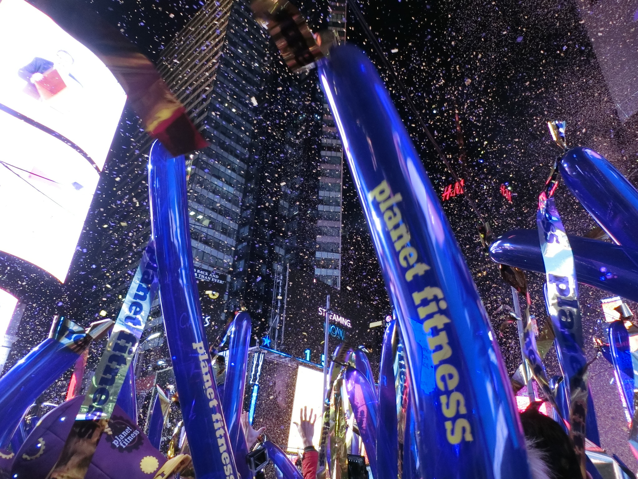 CASIO EX-ZR1600 sample photo. Countdown at times square photography