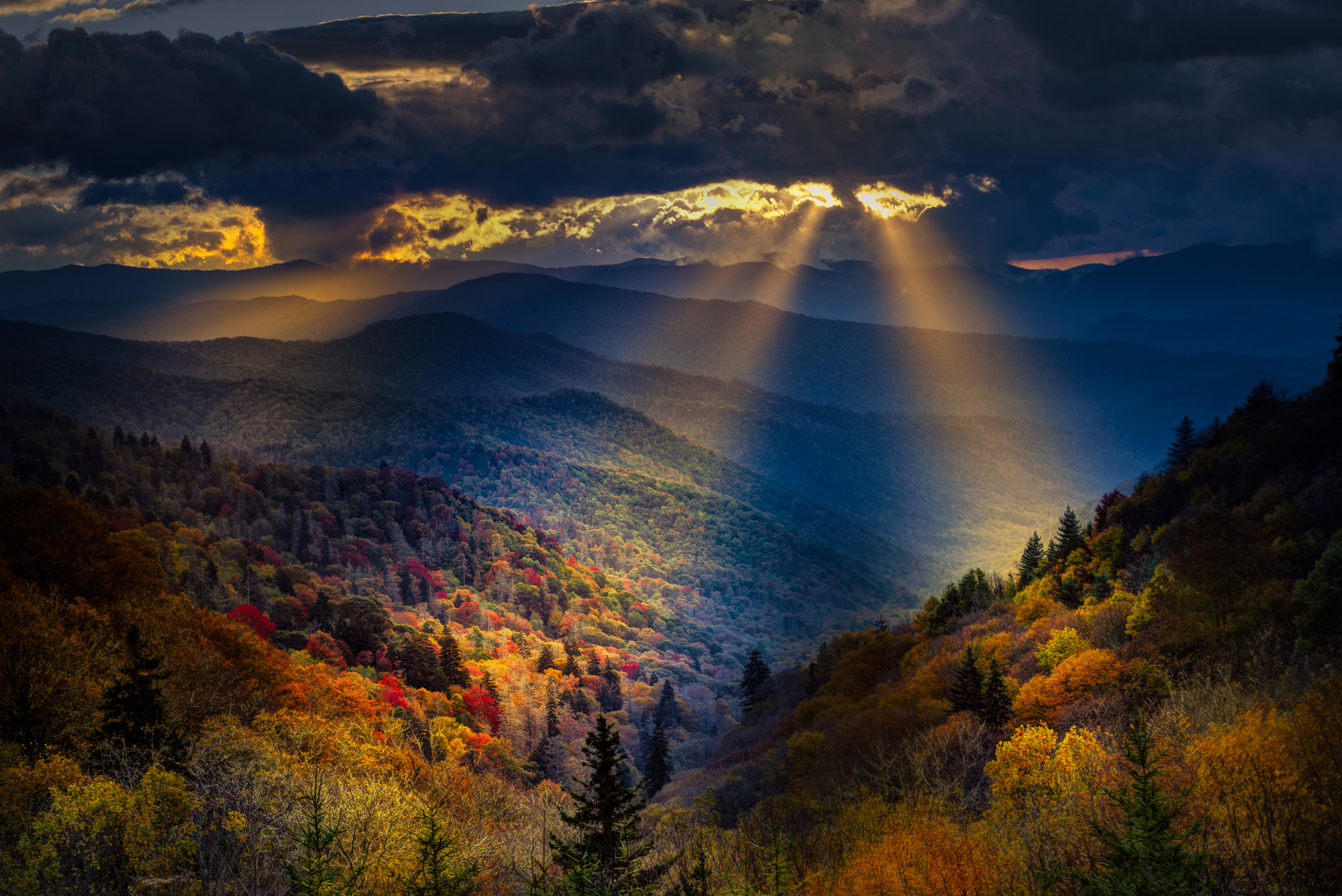 Nikon AF-S Nikkor 70-200mm F4G ED VR sample photo. Autumn sunrise in the smokies photography