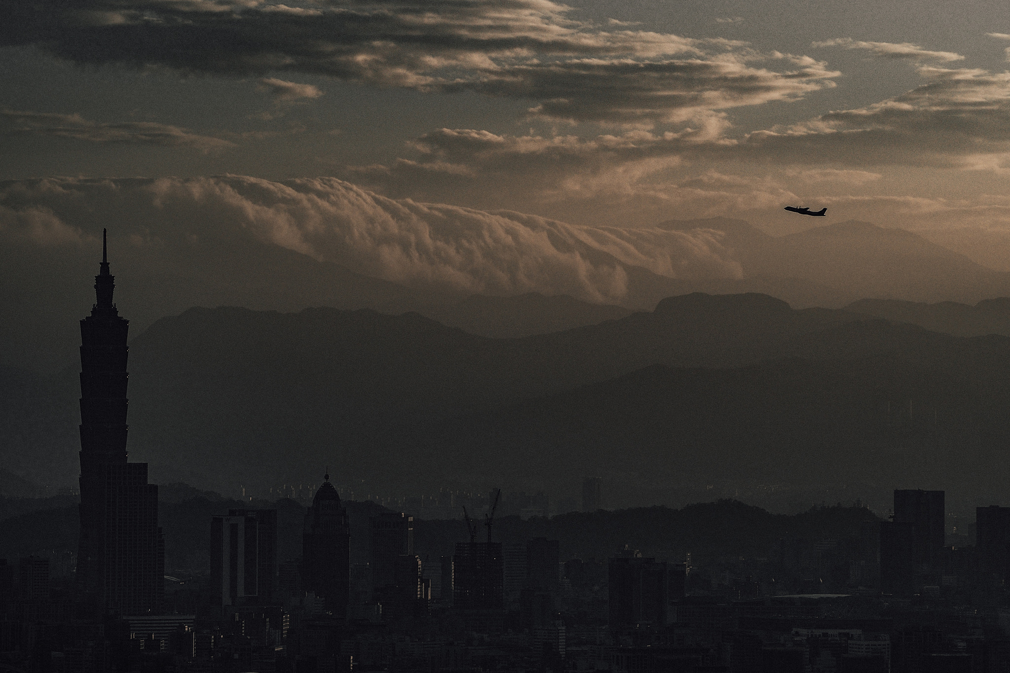 Olympus PEN-F sample photo. Sunset｜taipei 101 photography