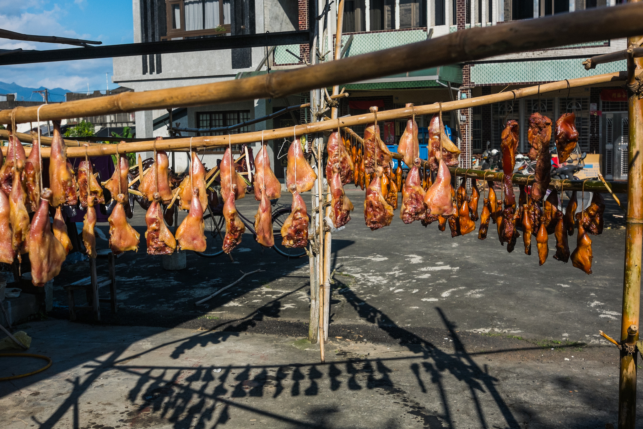 Fujifilm X-M1 + Fujifilm XF 27mm F2.8 sample photo. 燻雞腿 photography