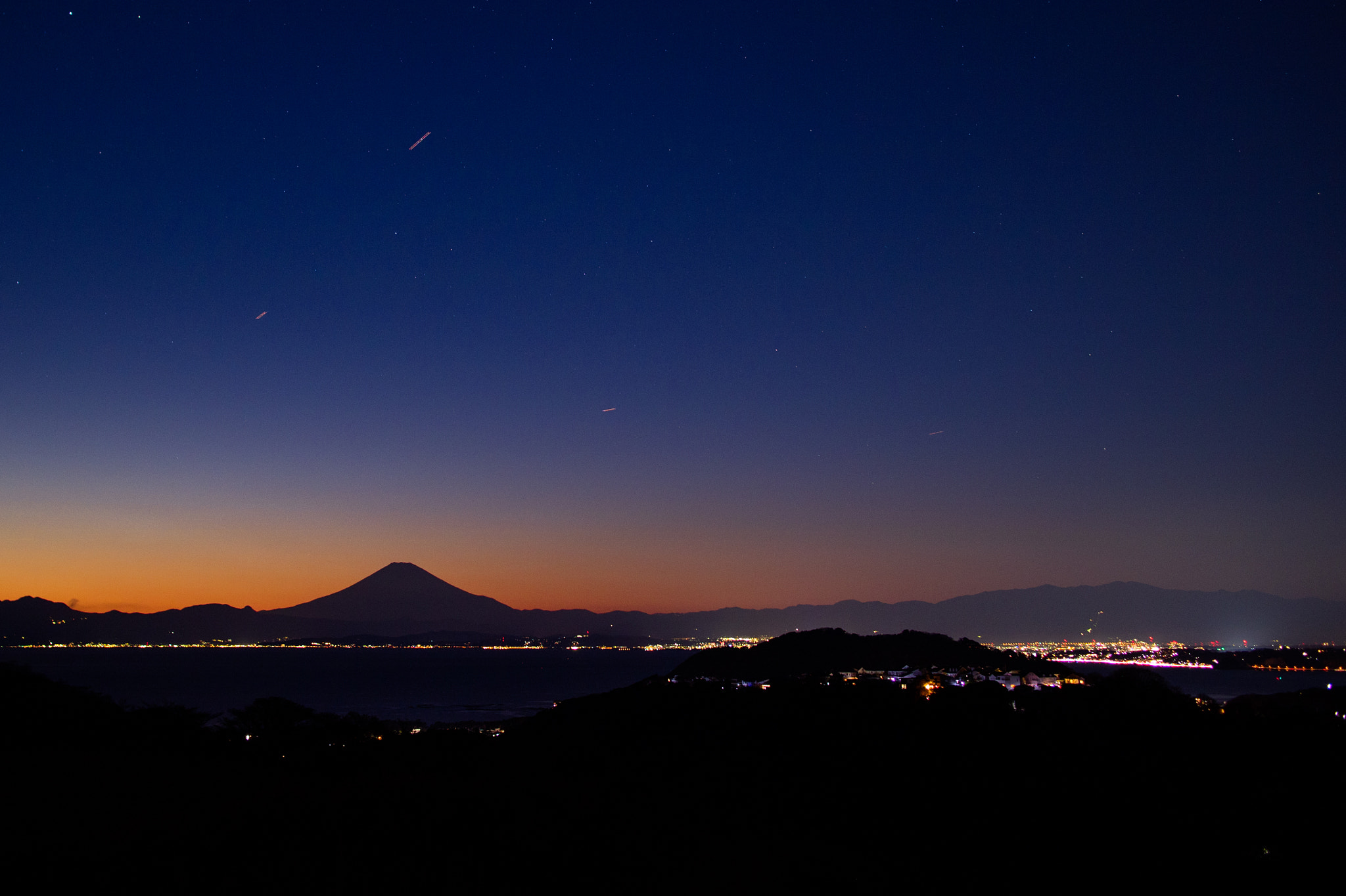 Canon EOS M3 + Canon EF-M 22mm F2 STM sample photo. Mt. fuji at dusk photography