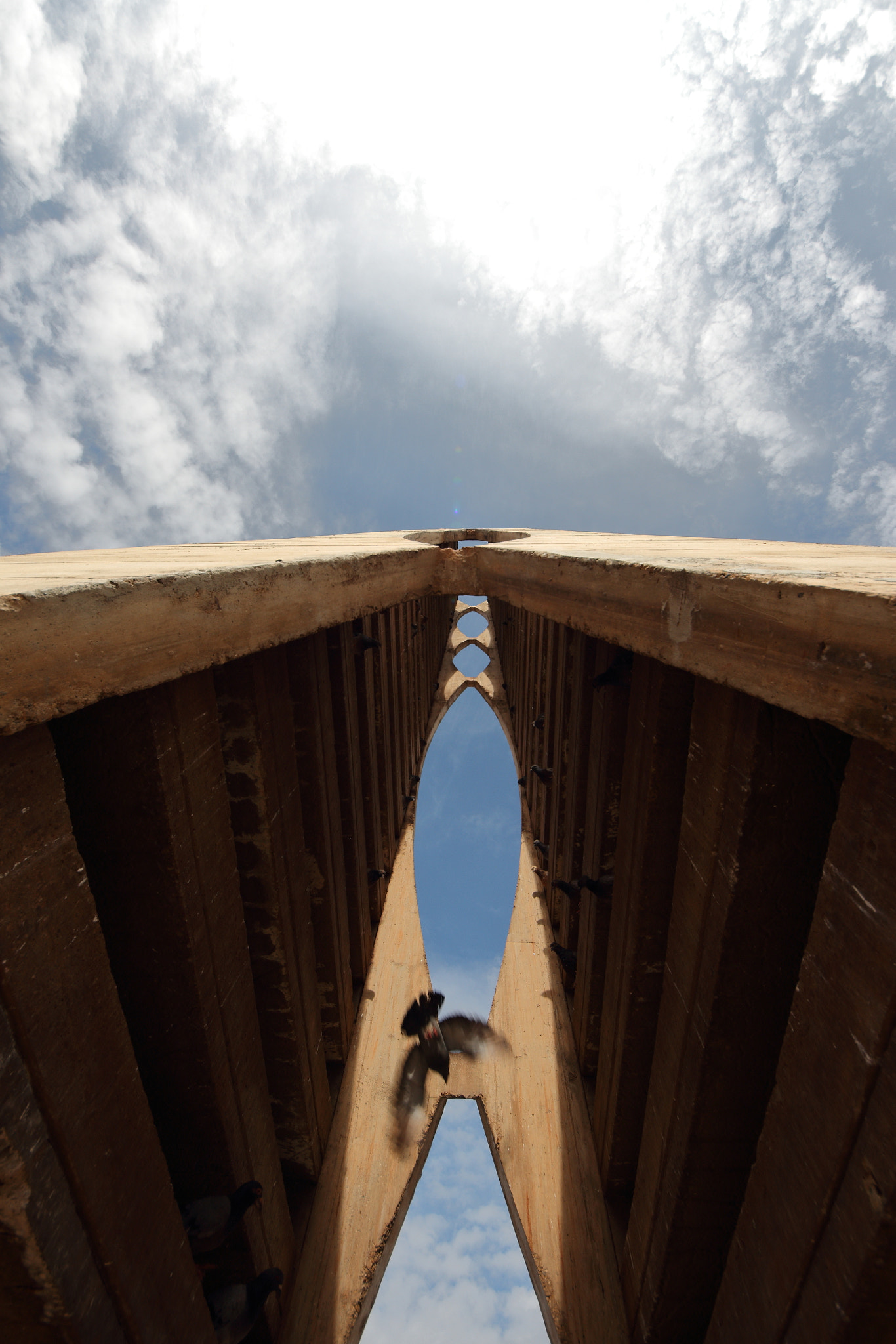 Sigma 8-16mm F4.5-5.6 DC HSM sample photo. Pombal photography