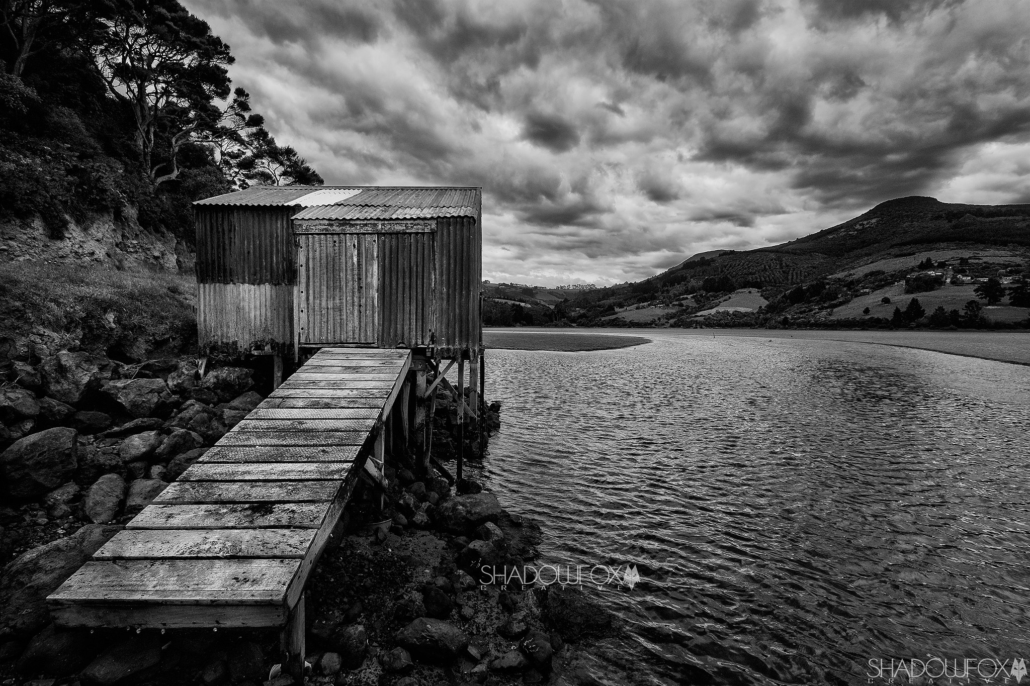 Canon EOS 700D (EOS Rebel T5i / EOS Kiss X7i) + Sigma 10-20mm F3.5 EX DC HSM sample photo. Boatshed photography