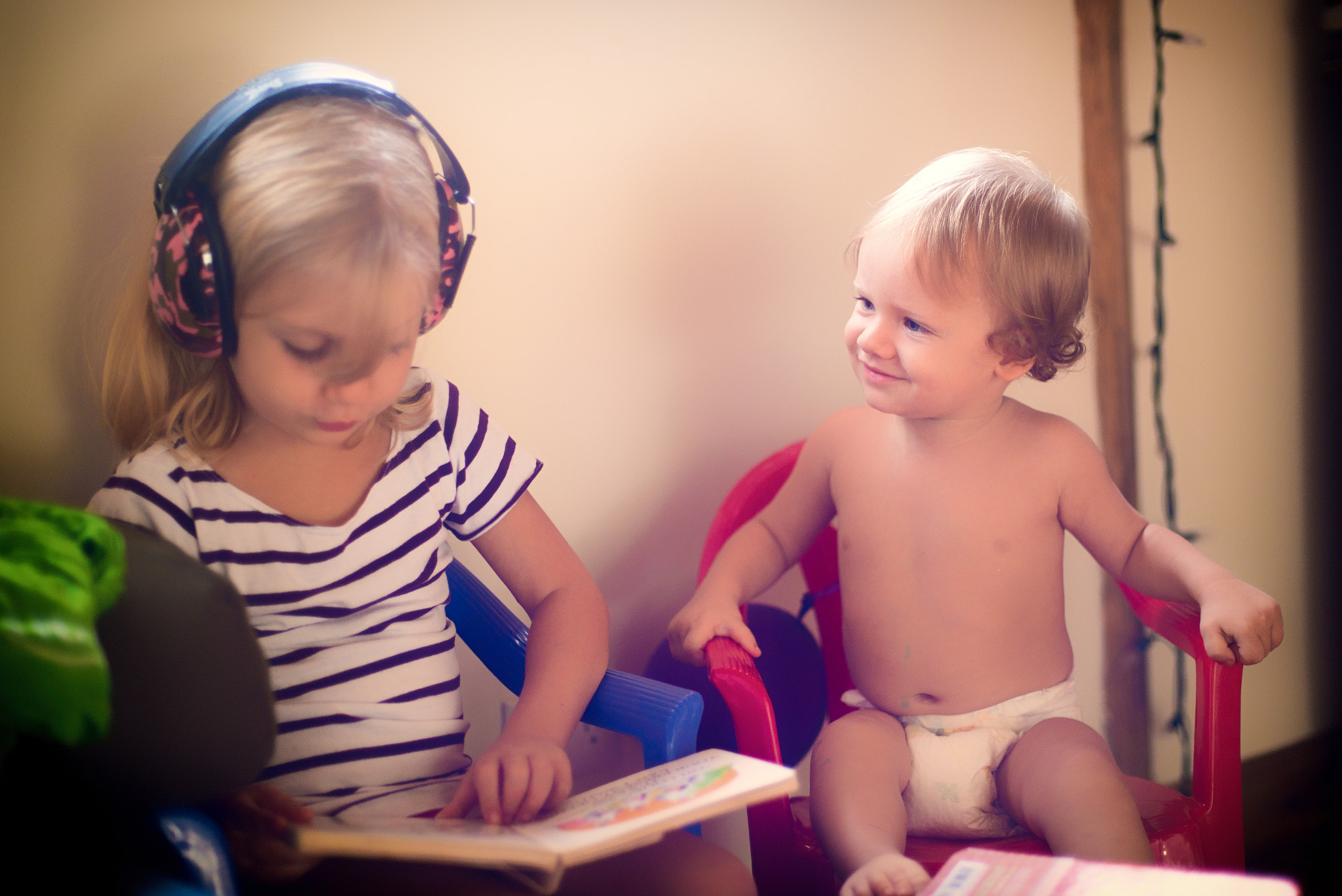 Nikon D600 + Nikon AF Nikkor 50mm F1.4D sample photo. Brother and sister reading photography