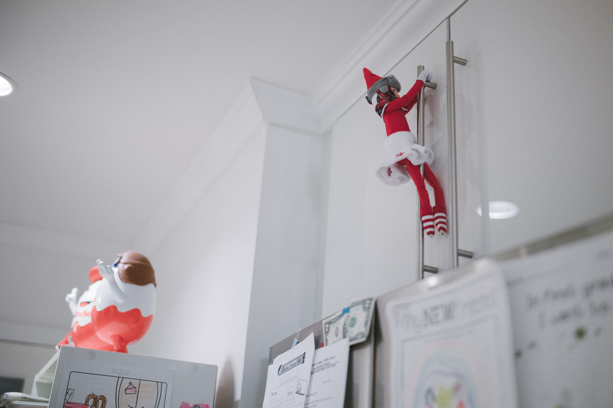 Leica M9 + Leica Summilux-M 35mm F1.4 ASPH sample photo. Hanging elf photography