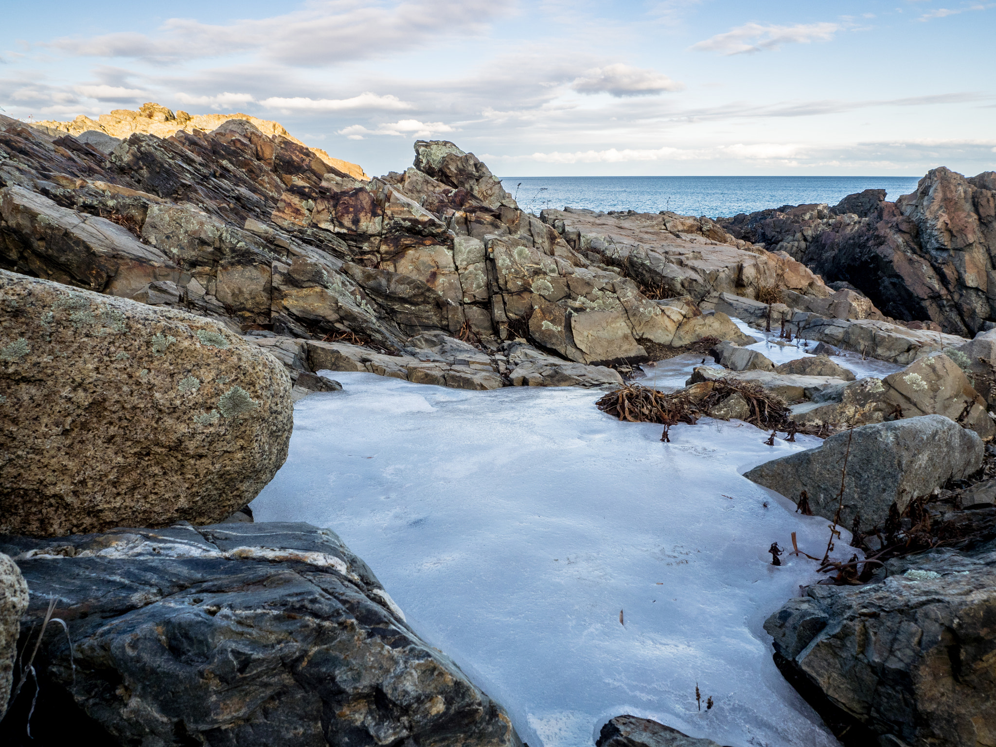 Olympus OM-D E-M1 sample photo. On the rocks photography