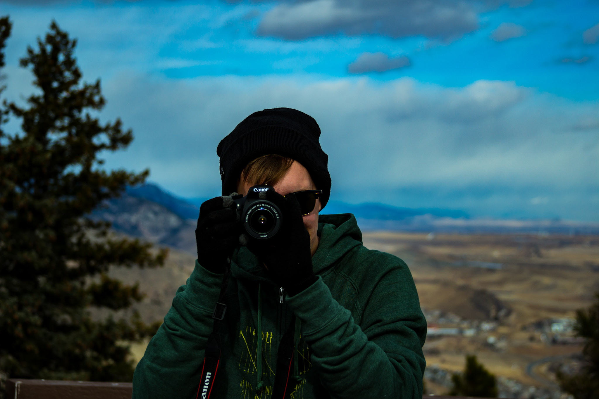 Canon EOS 100D (EOS Rebel SL1 / EOS Kiss X7) sample photo. Photographer on lookout mountain photography