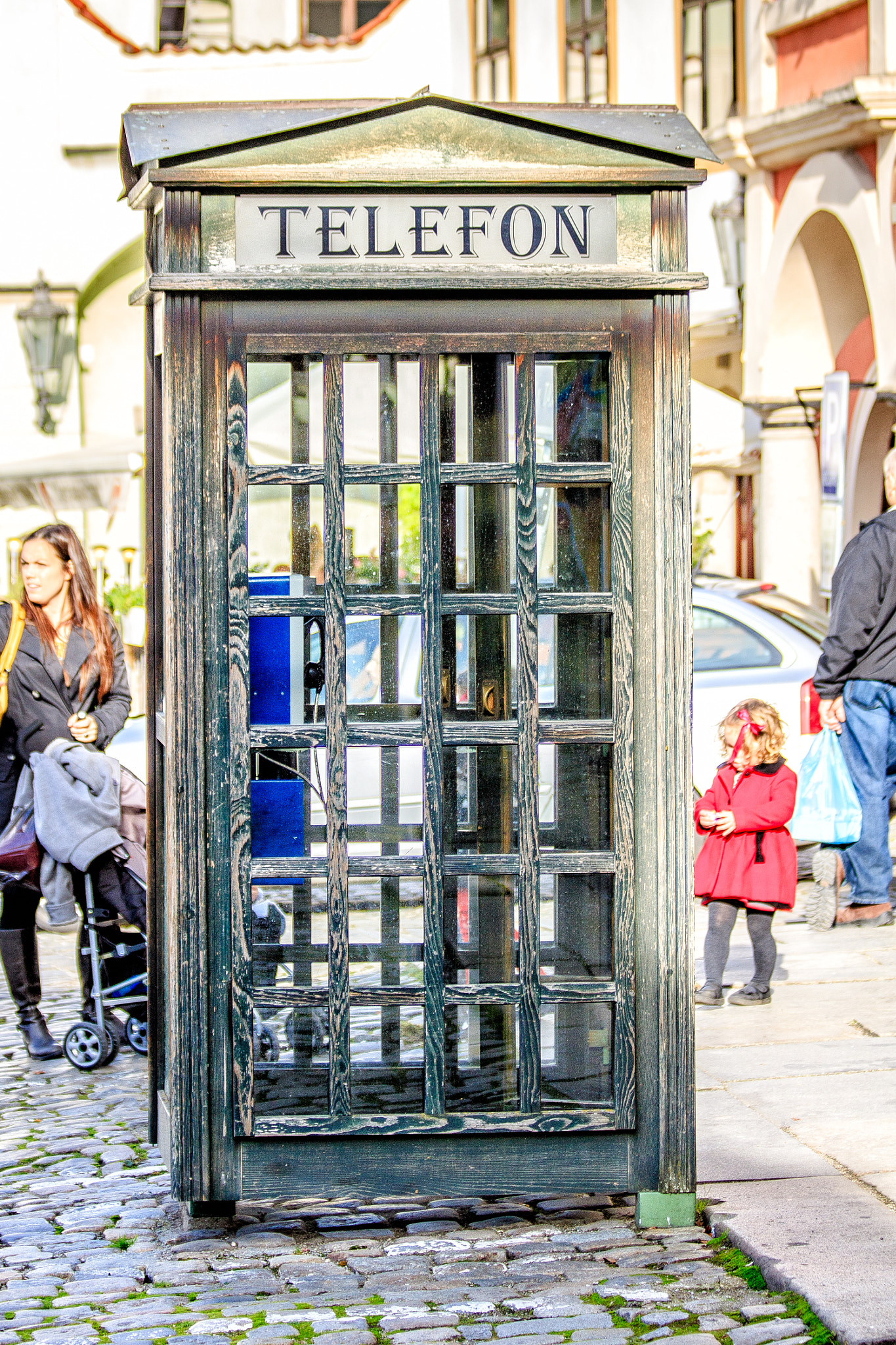 Canon EF 70-300mm F4-5.6 IS USM sample photo. Telephone booth in cesky krumlov, czech republic  photography