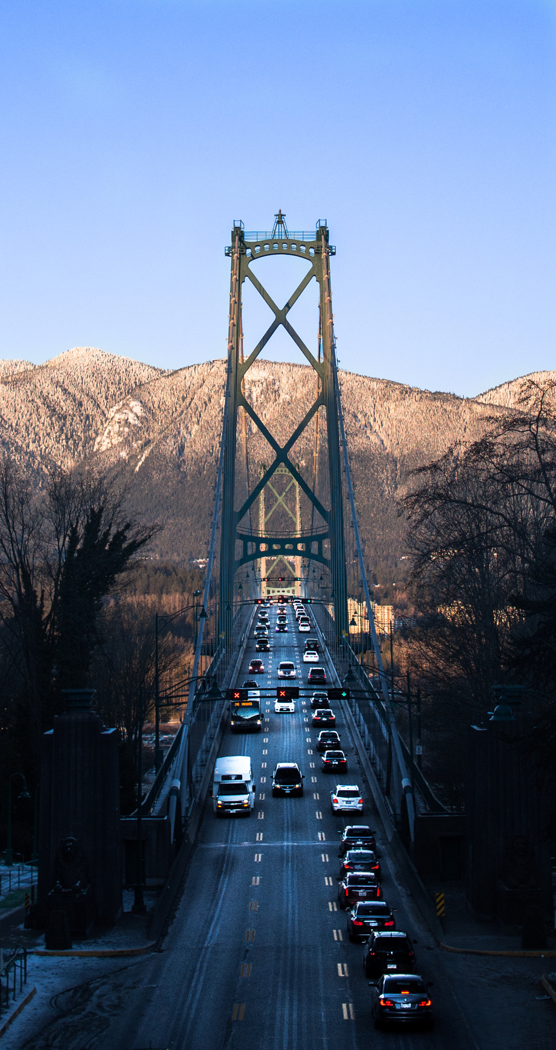Olympus OM-D E-M5 + Olympus M.Zuiko Digital 25mm F1.8 sample photo. Lions gate bridge photography