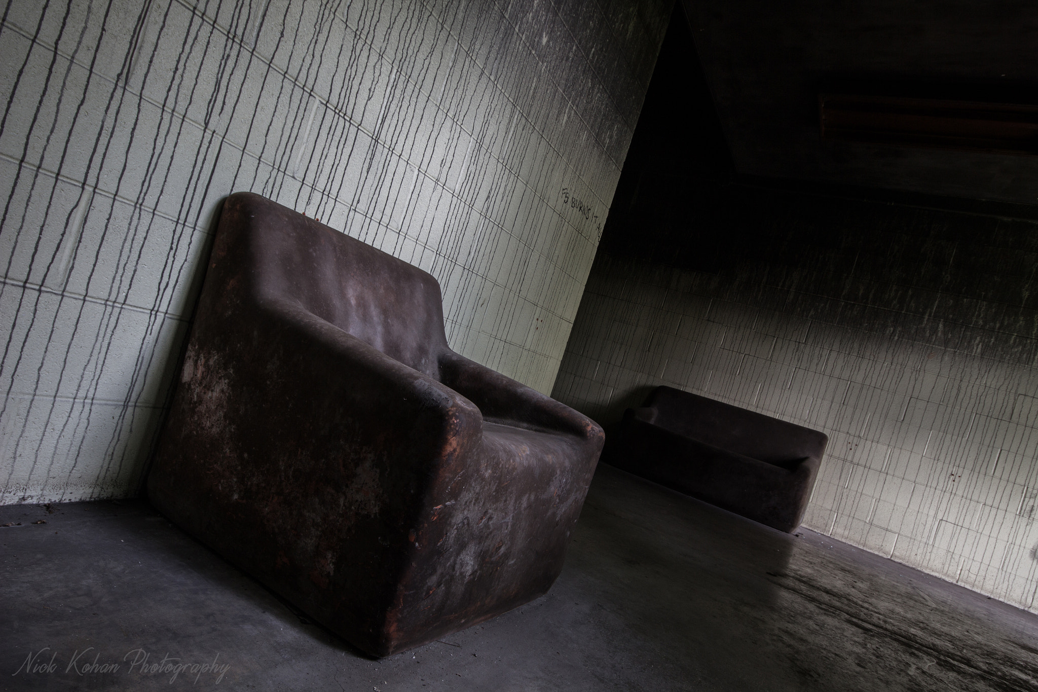 Sigma 10-20mm F4-5.6 EX DC HSM sample photo. Darkness awaits photography