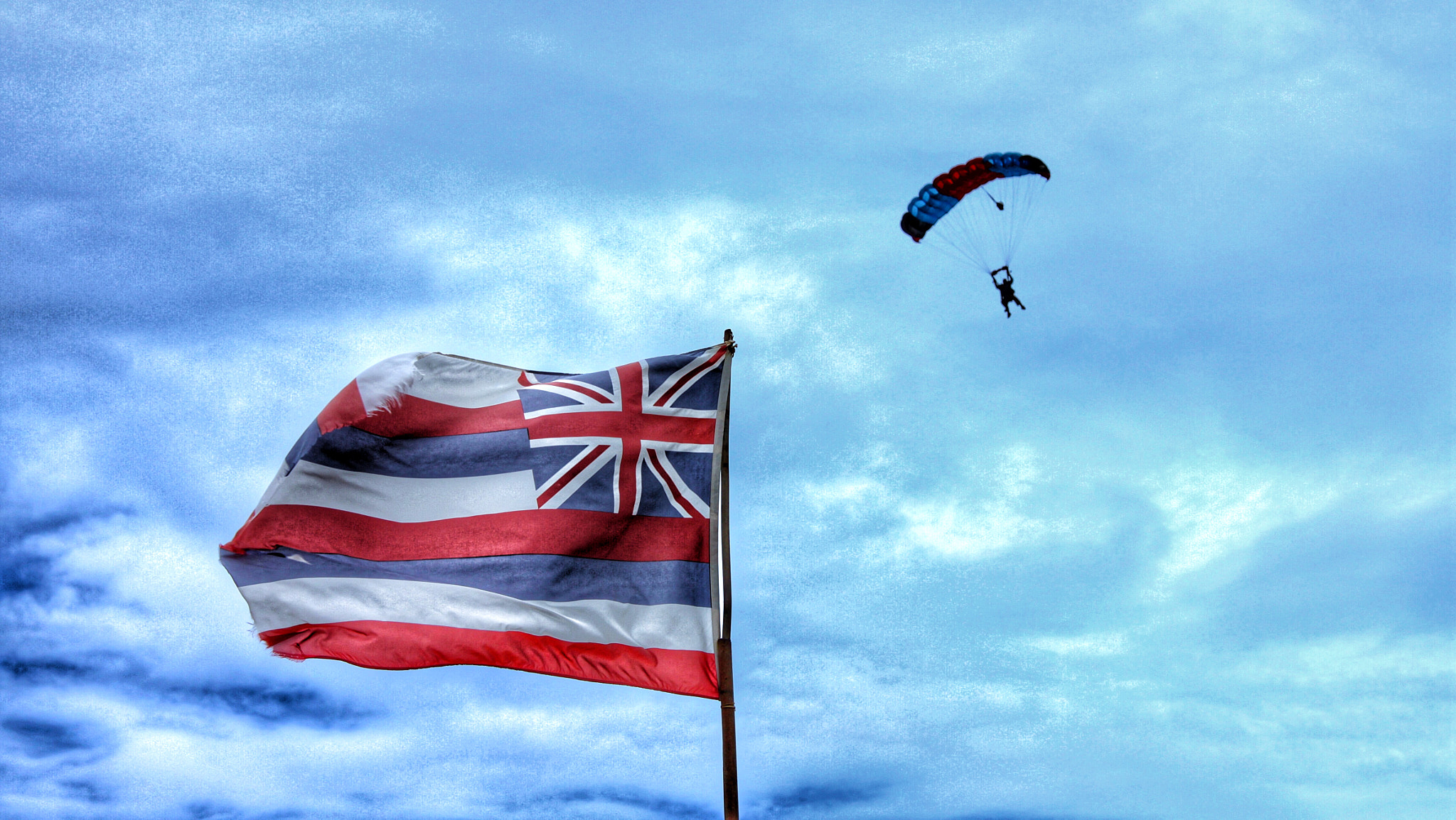 Canon EOS 500D (EOS Rebel T1i / EOS Kiss X3) sample photo. Hawaii skydiving photography