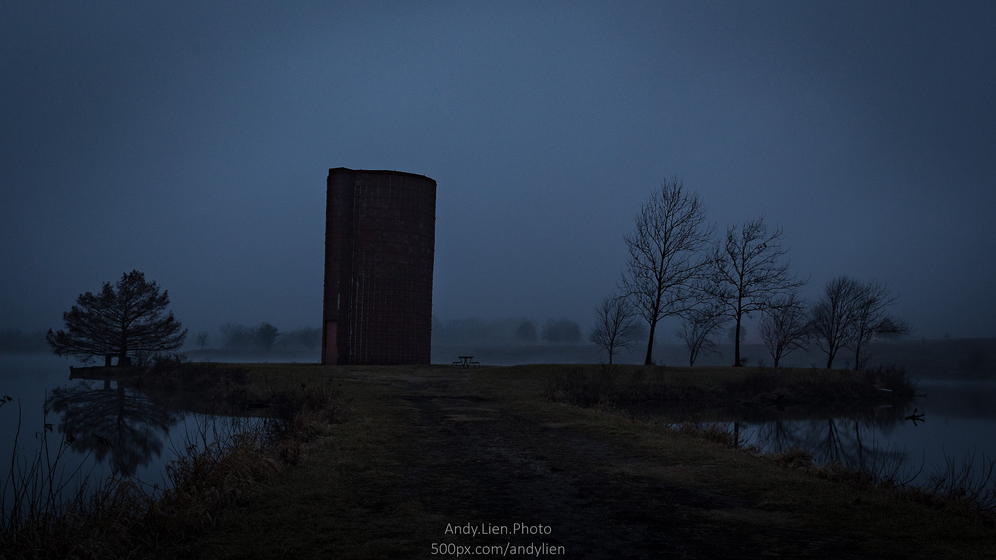 Sony a6500 + Sigma 19mm F2.8 EX DN sample photo. Foggy kansas evening photography