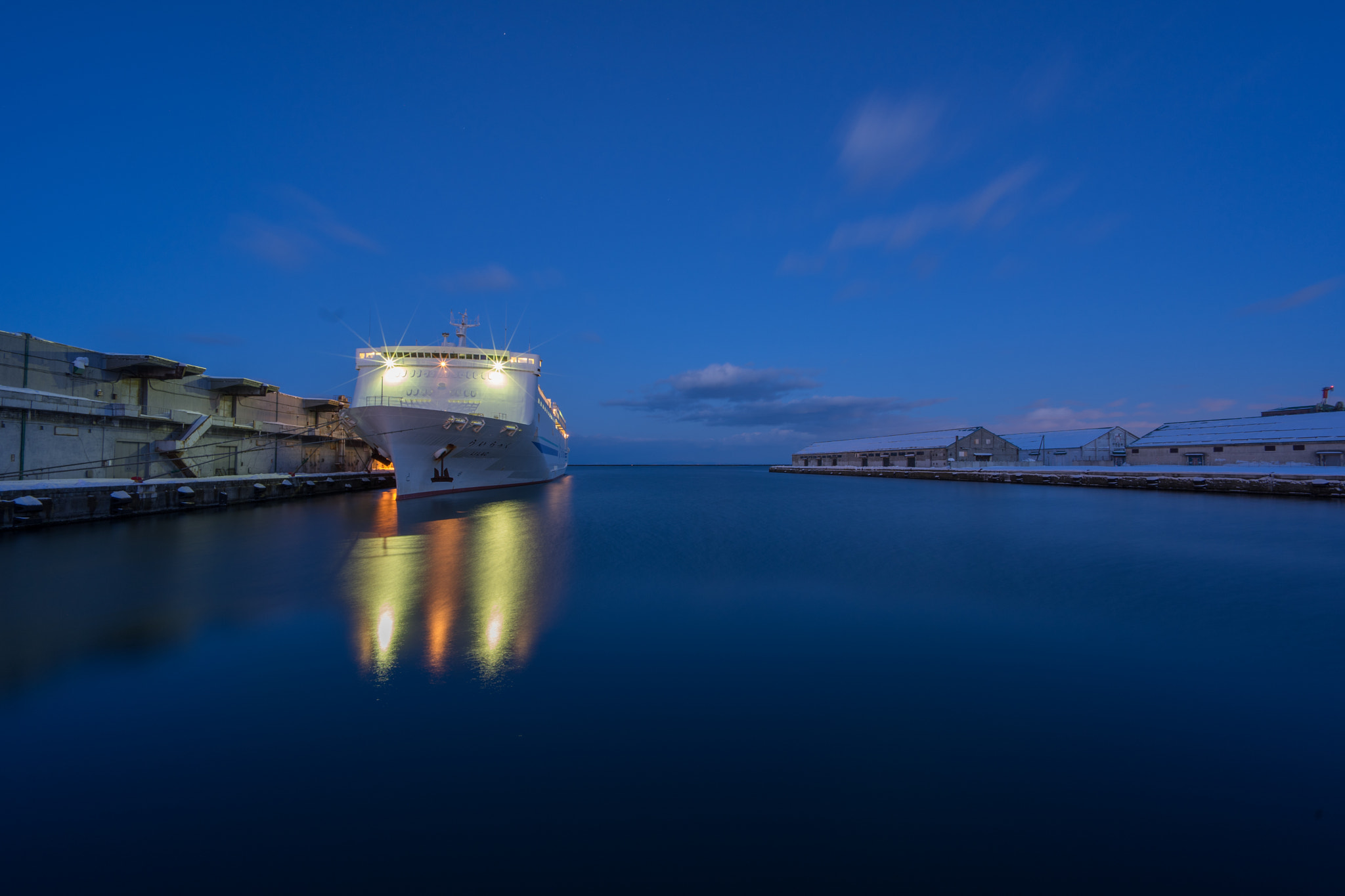 Sony a7 II + Voigtlander SUPER WIDE-HELIAR 15mm F4.5 III sample photo. Otaru harbor photography