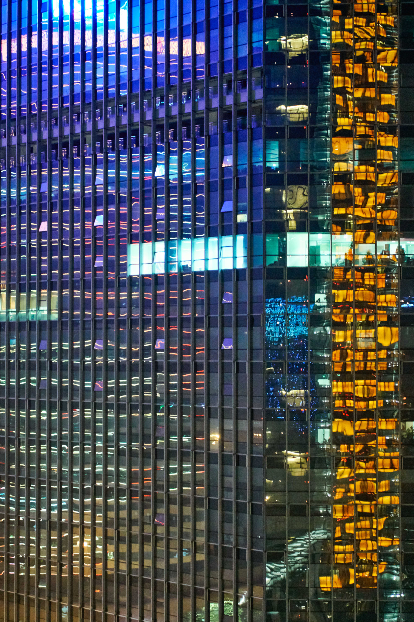 Sony Sonnar T* FE 55mm F1.8 ZA sample photo. Reflections at night photography