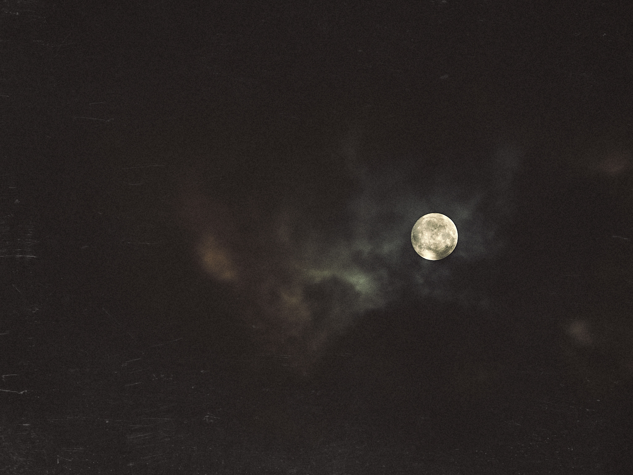 Olympus OM-D E-M5 II sample photo. I want the moon photography