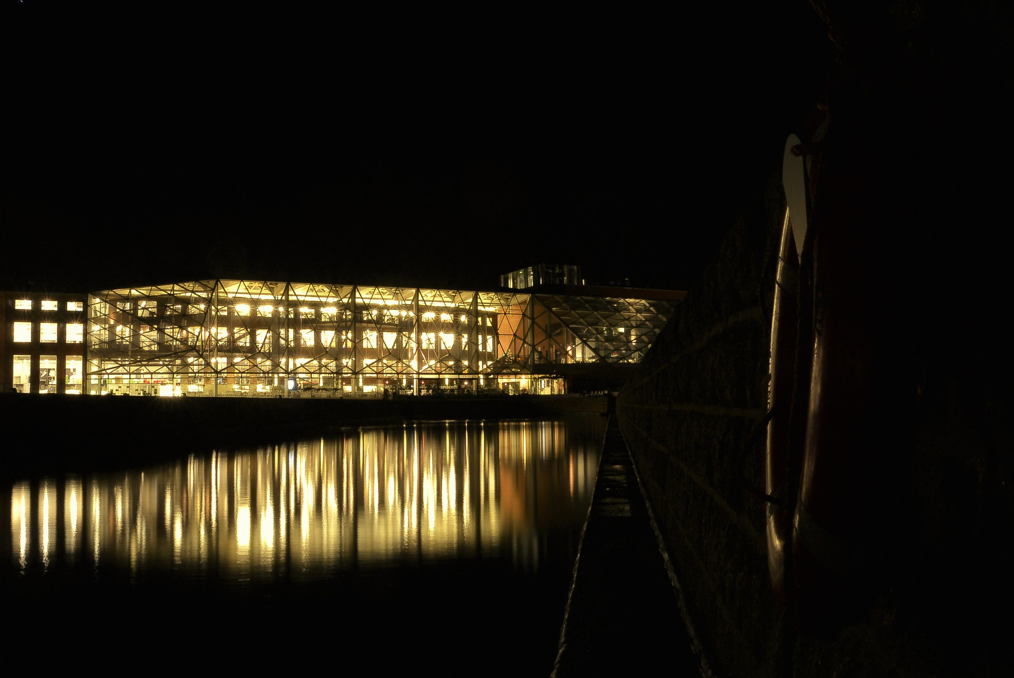 Nikon 1 Nikkor 11-27.5mm F3.5-5.6 sample photo. The lights... photography