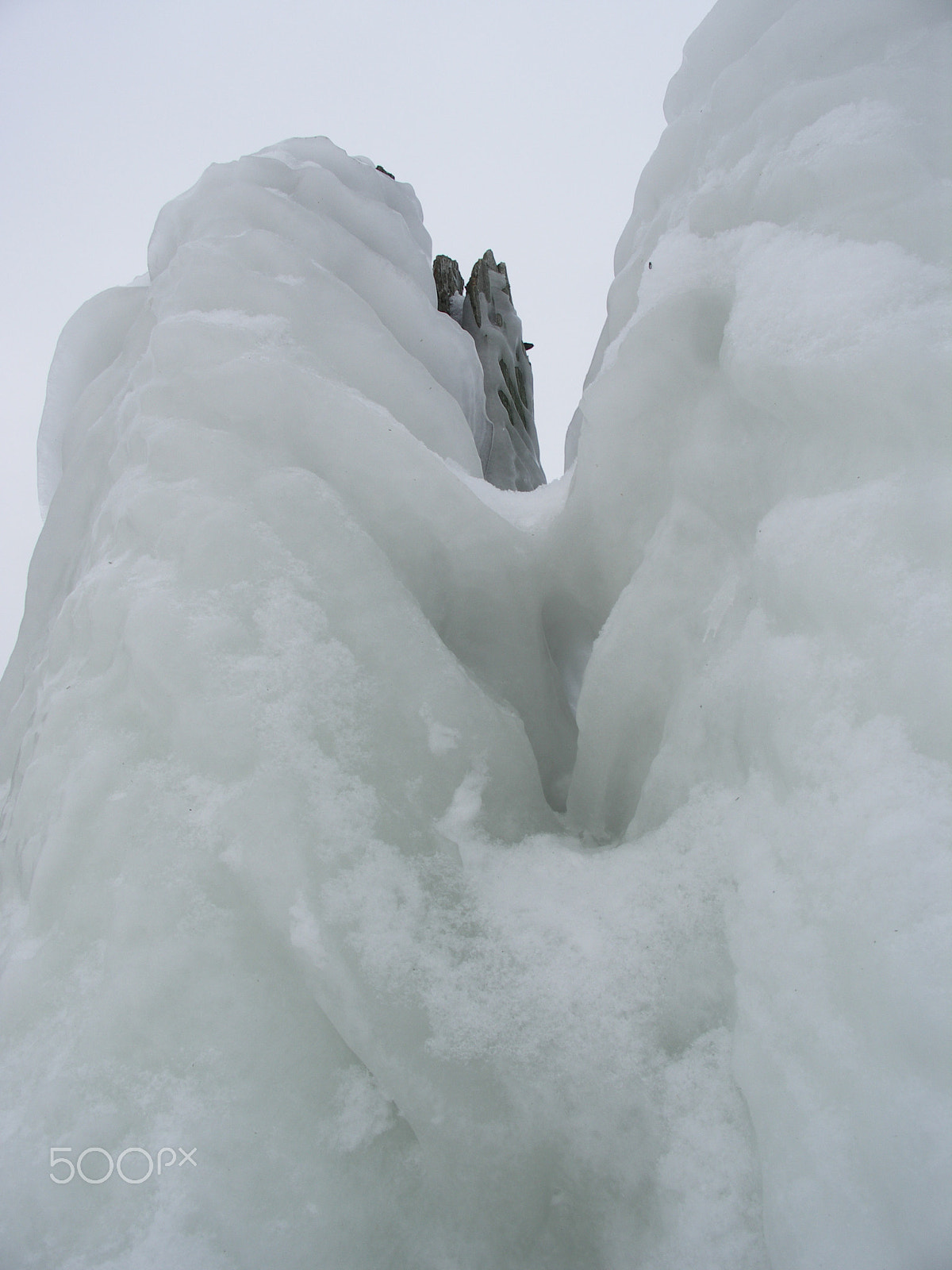 KONICA MINOLTA DiMAGE A200 sample photo. Frozen baltic sea photography