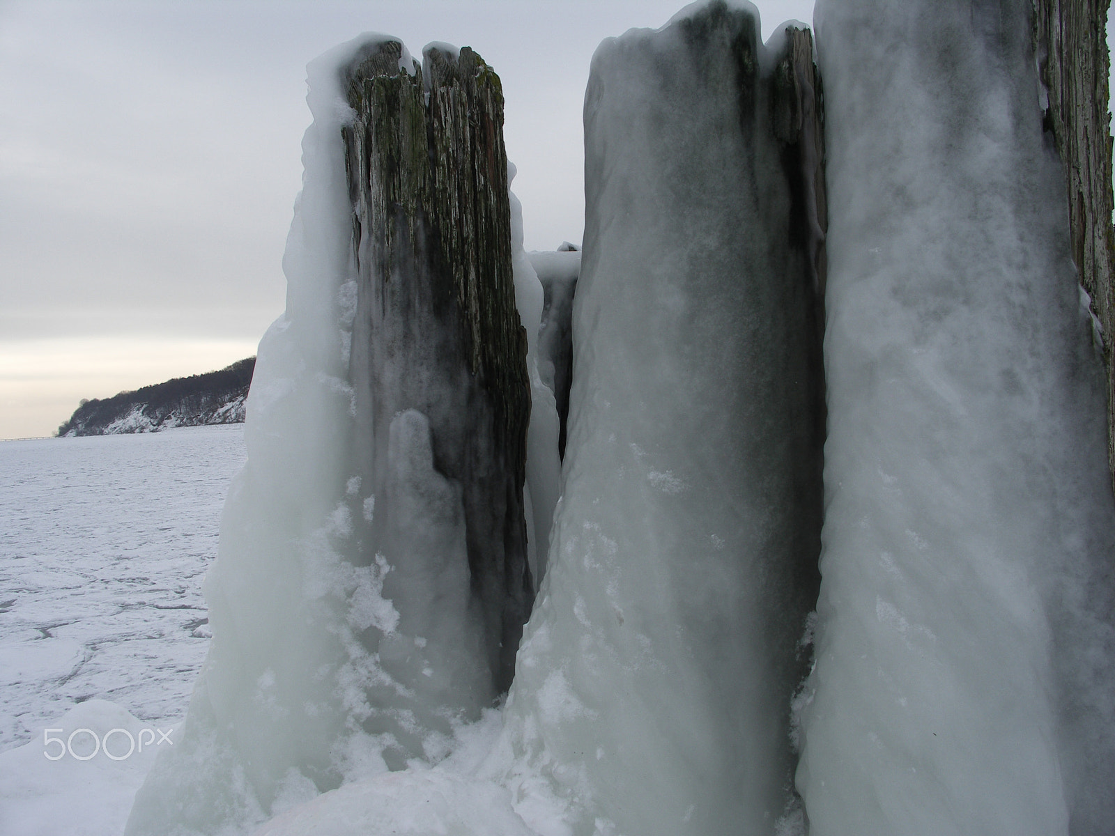 KONICA MINOLTA DiMAGE A200 sample photo. Frozen baltic sea photography