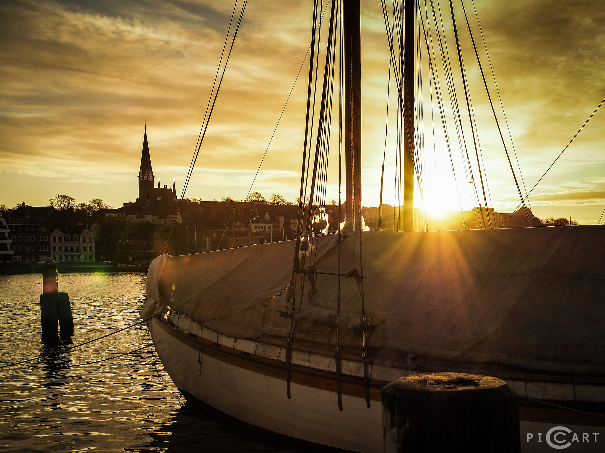 Olympus OM-D E-M5 II + Olympus M.Zuiko Digital 25mm F1.8 sample photo. Port of flensburg photography