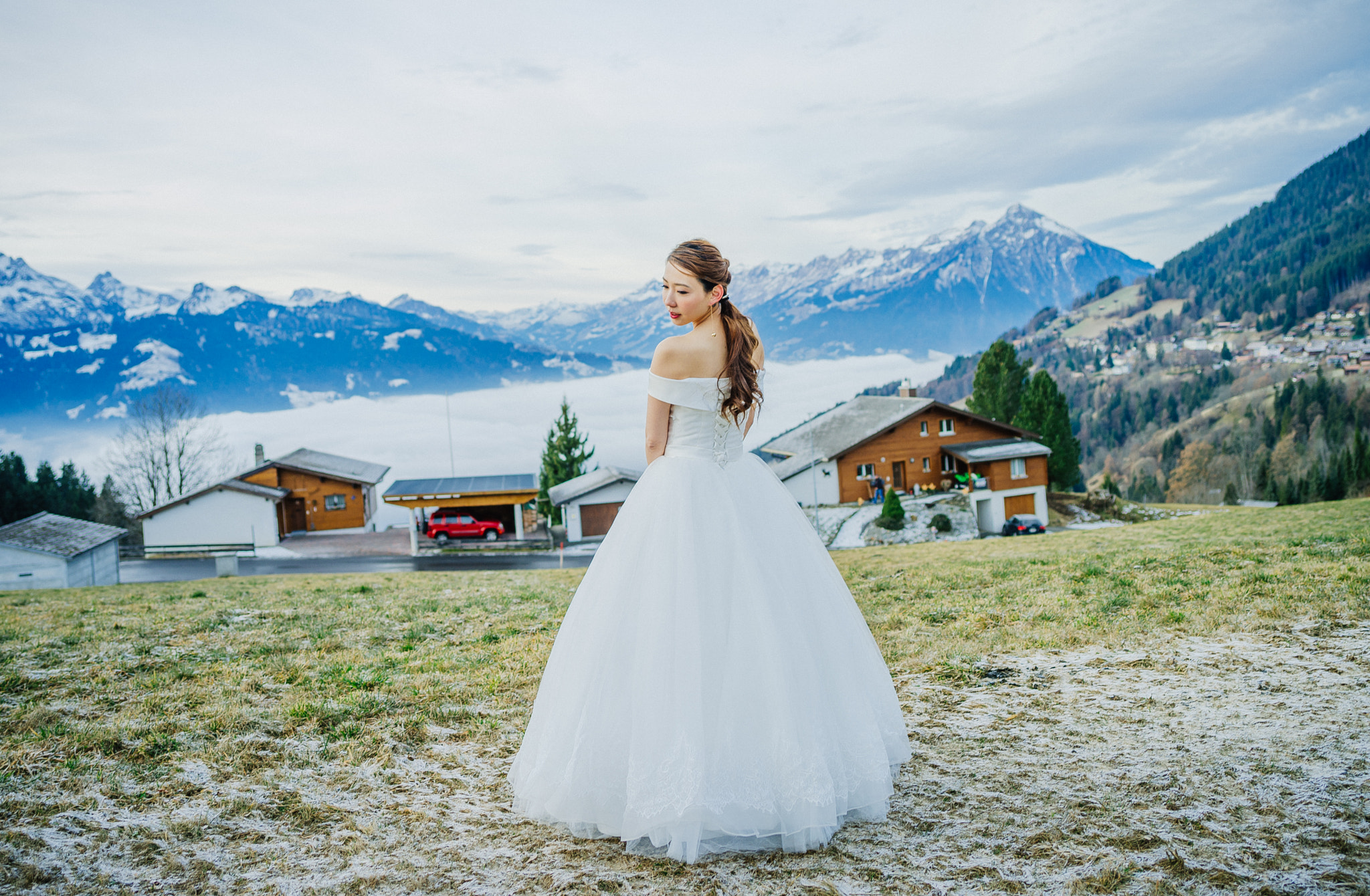 Pentax 645D + smc PENTAX-FA 645 35mm F3.5 AL [IF] sample photo. Wedding in winter mountains photography