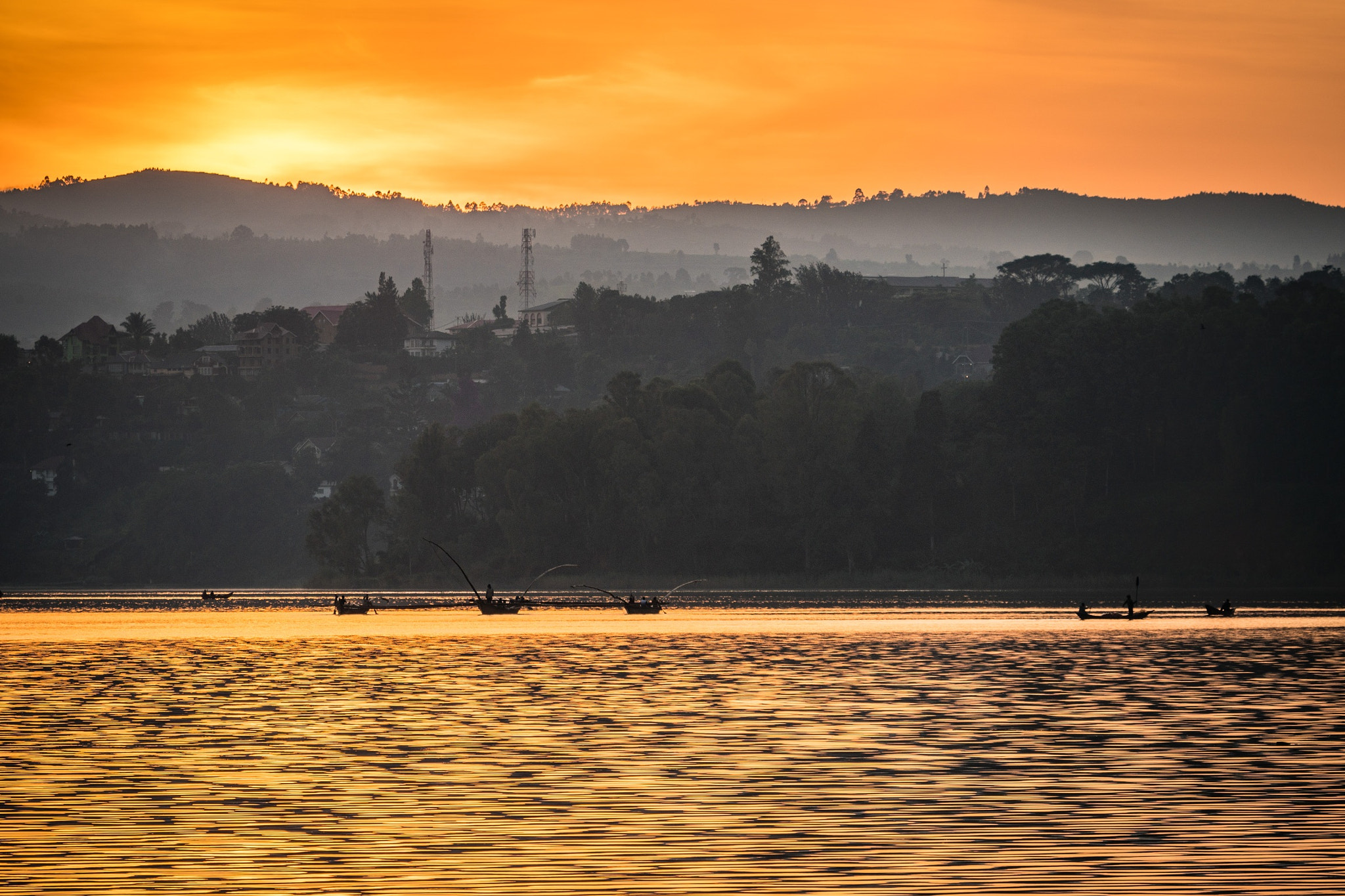 Sony FE 70-300mm F4.5-5.6 G OSS sample photo. Bukavu sunrise photography