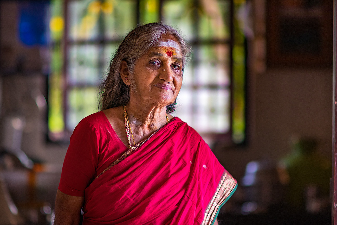 Canon EOS M5 + Canon EF 85mm F1.2L II USM sample photo. Mothers of india photography
