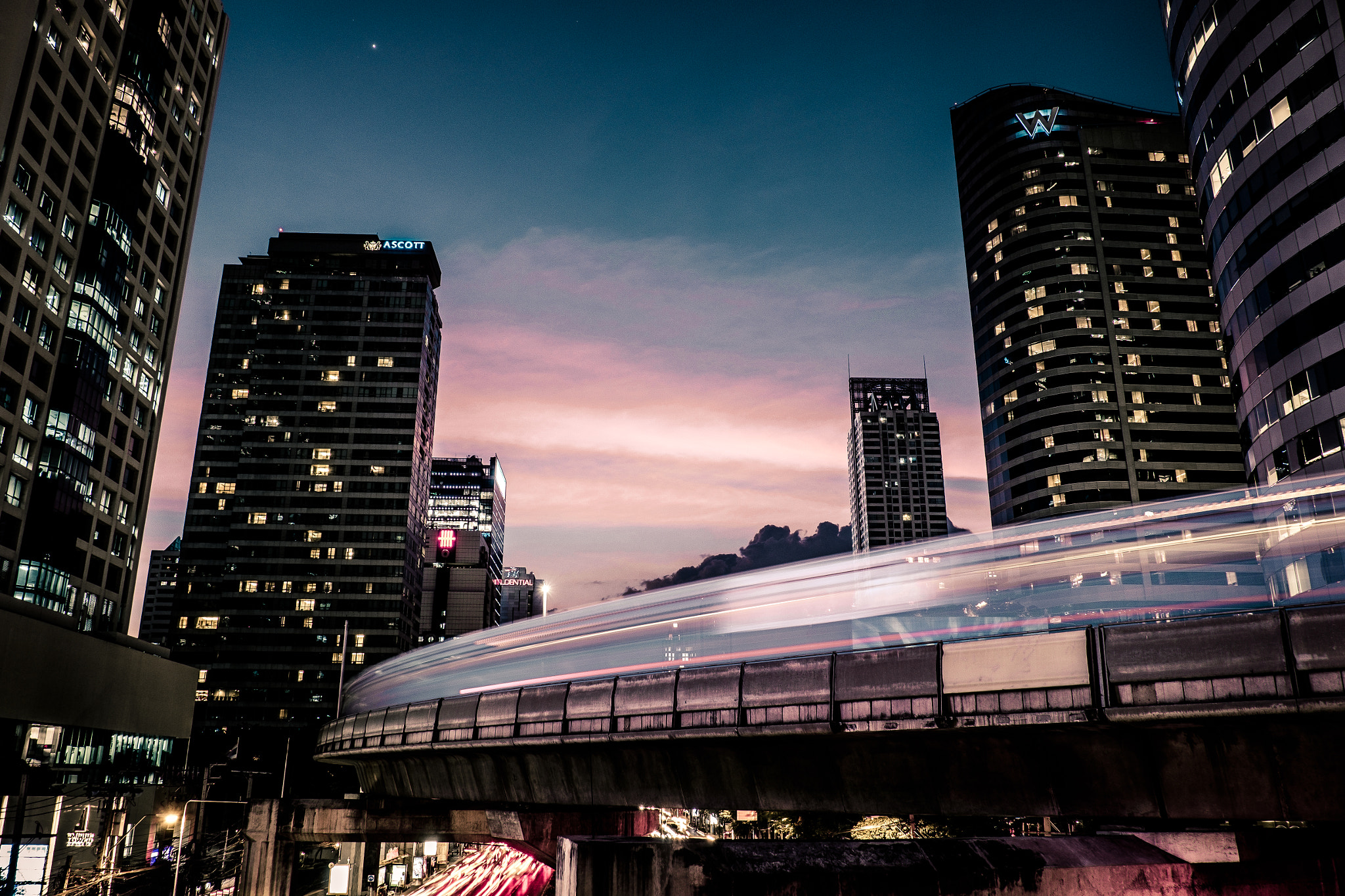 Fujifilm X-T10 + Fujifilm XF 18-135mm F3.5-5.6 R LM OIS WR sample photo. Bangkok transportation photography