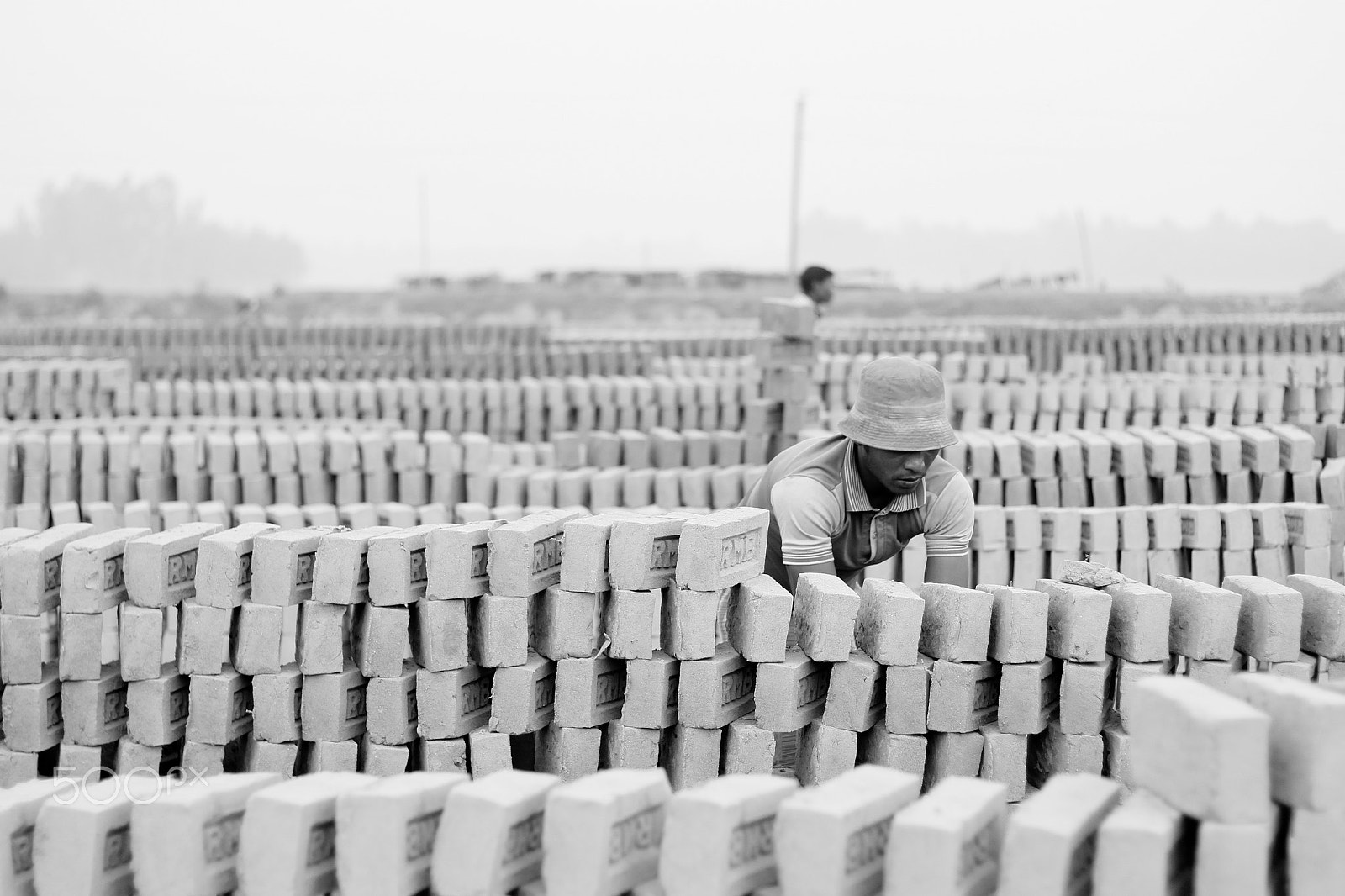 Canon EOS 7D + Canon EF 50mm F1.8 II sample photo. Brick field worker-3 photography