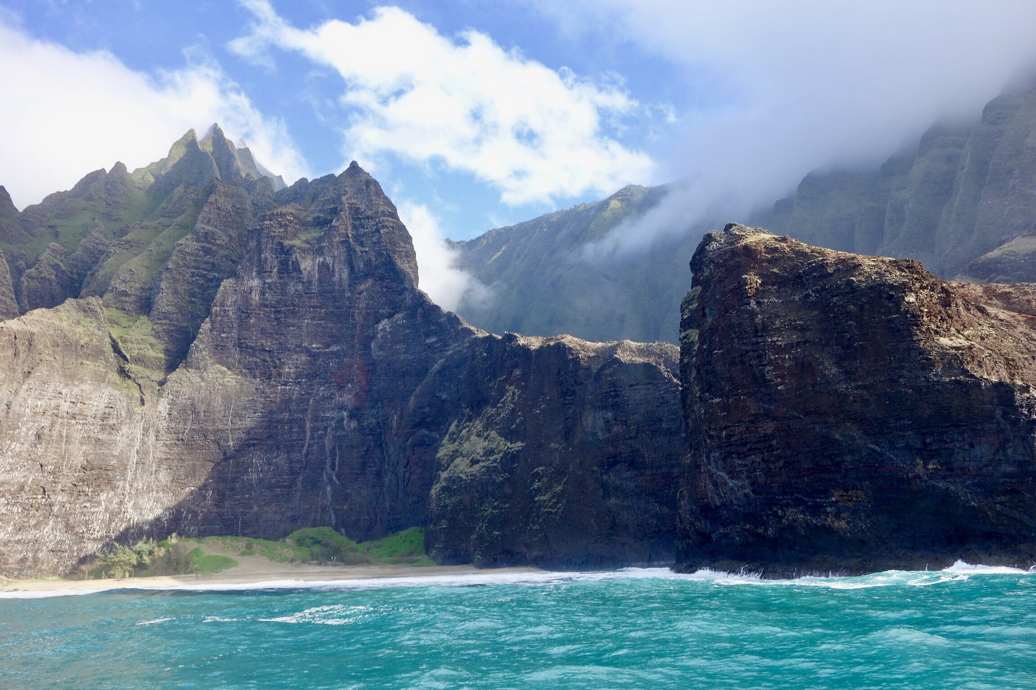 Sony Cyber-shot DSC-RX100 + Sony 28-100mm F1.8-4.9 sample photo. Napali coast hawaii photography