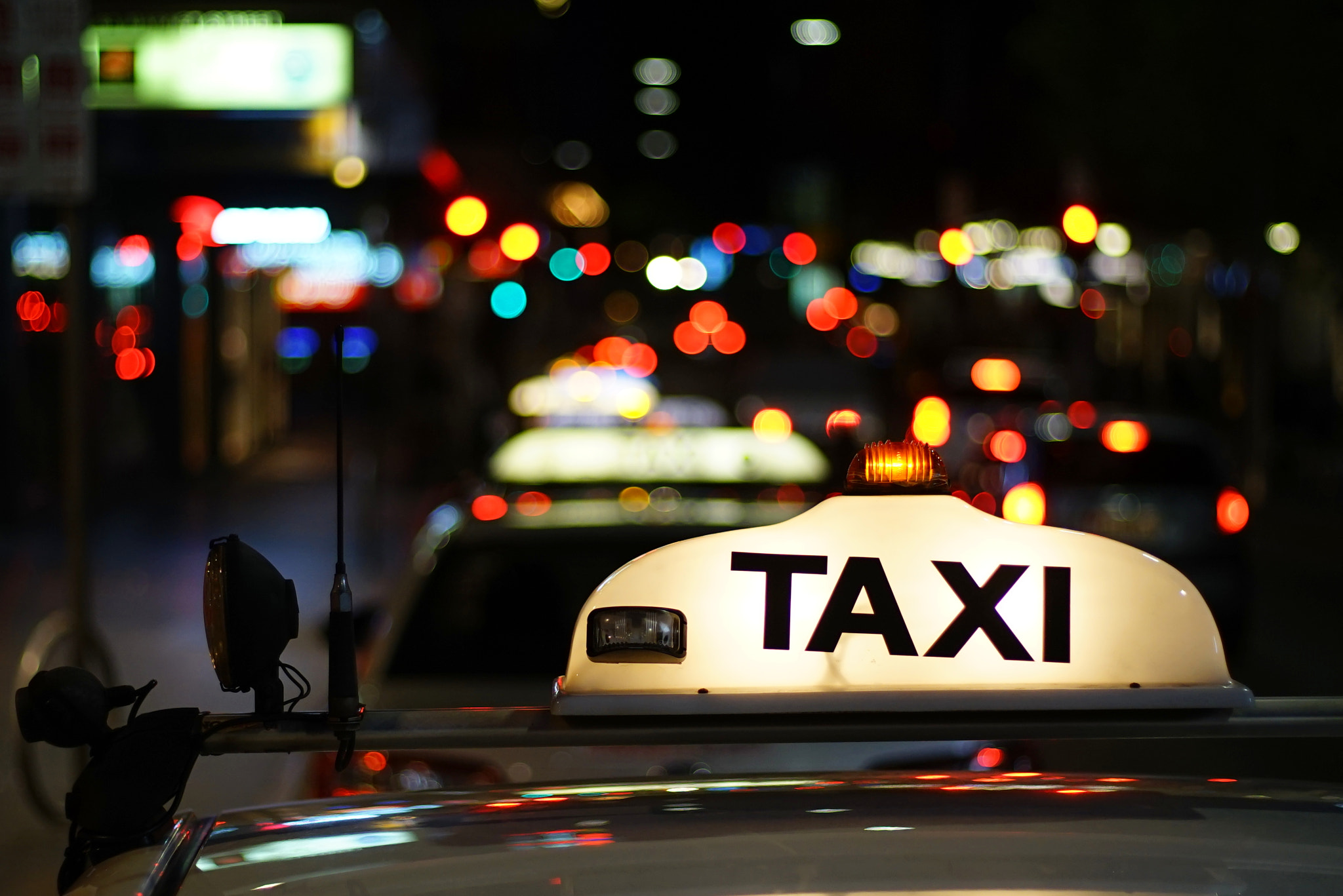 Sony a7 II + Canon EF 50mm F1.8 STM sample photo. Taxi photography