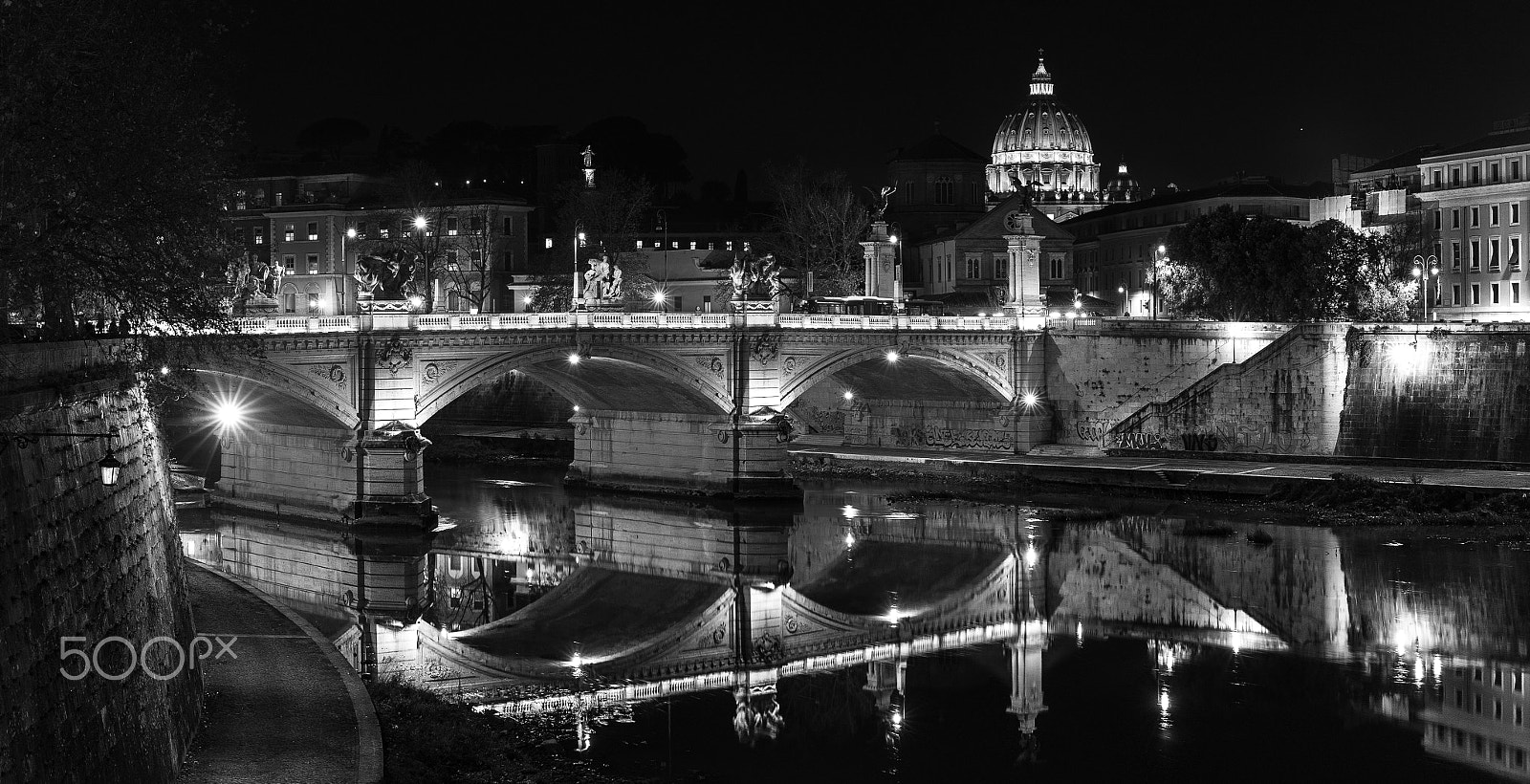 Sony a7S II + Sony Sonnar T* FE 55mm F1.8 ZA sample photo. Vittorio emanuele ii bridge photography