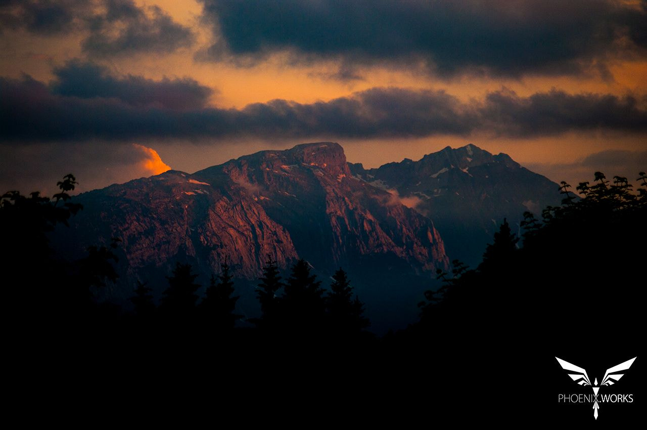 Pentax K20D sample photo. Sunset in the mountains photography