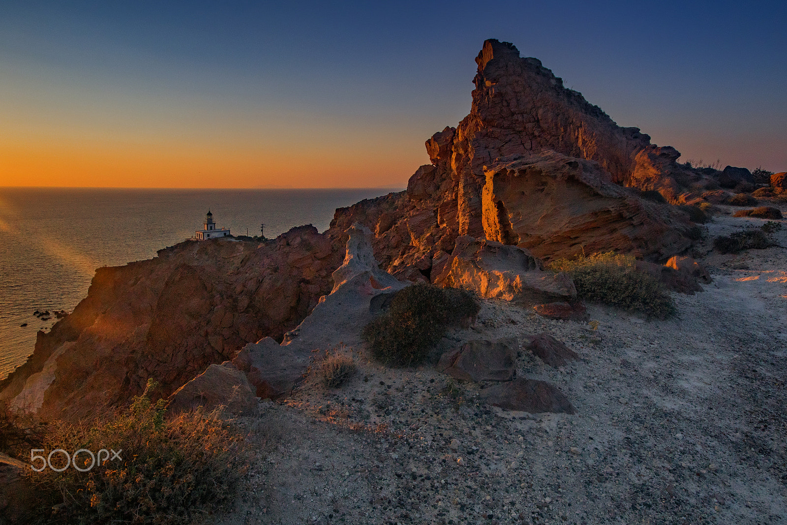 Sigma AF 10-20mm F4-5.6 EX DC sample photo. Ligthouse santorin photography