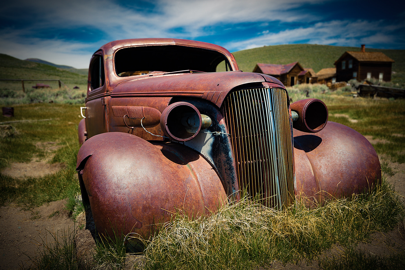 Canon EF 16-35mm F4L IS USM sample photo. Rusty carbody photography