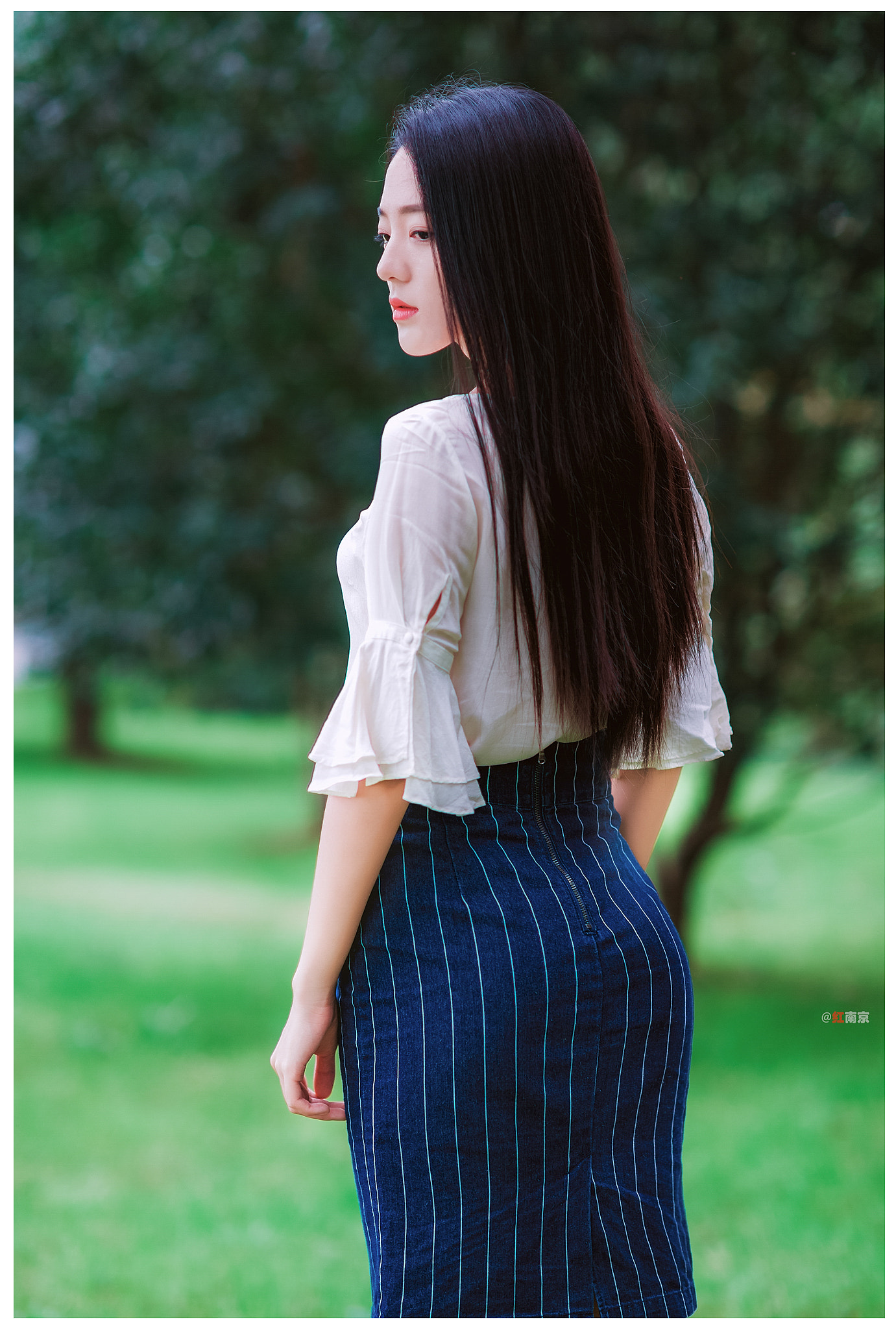Sony Planar T* 85mm F1.4 ZA sample photo. My model photography
