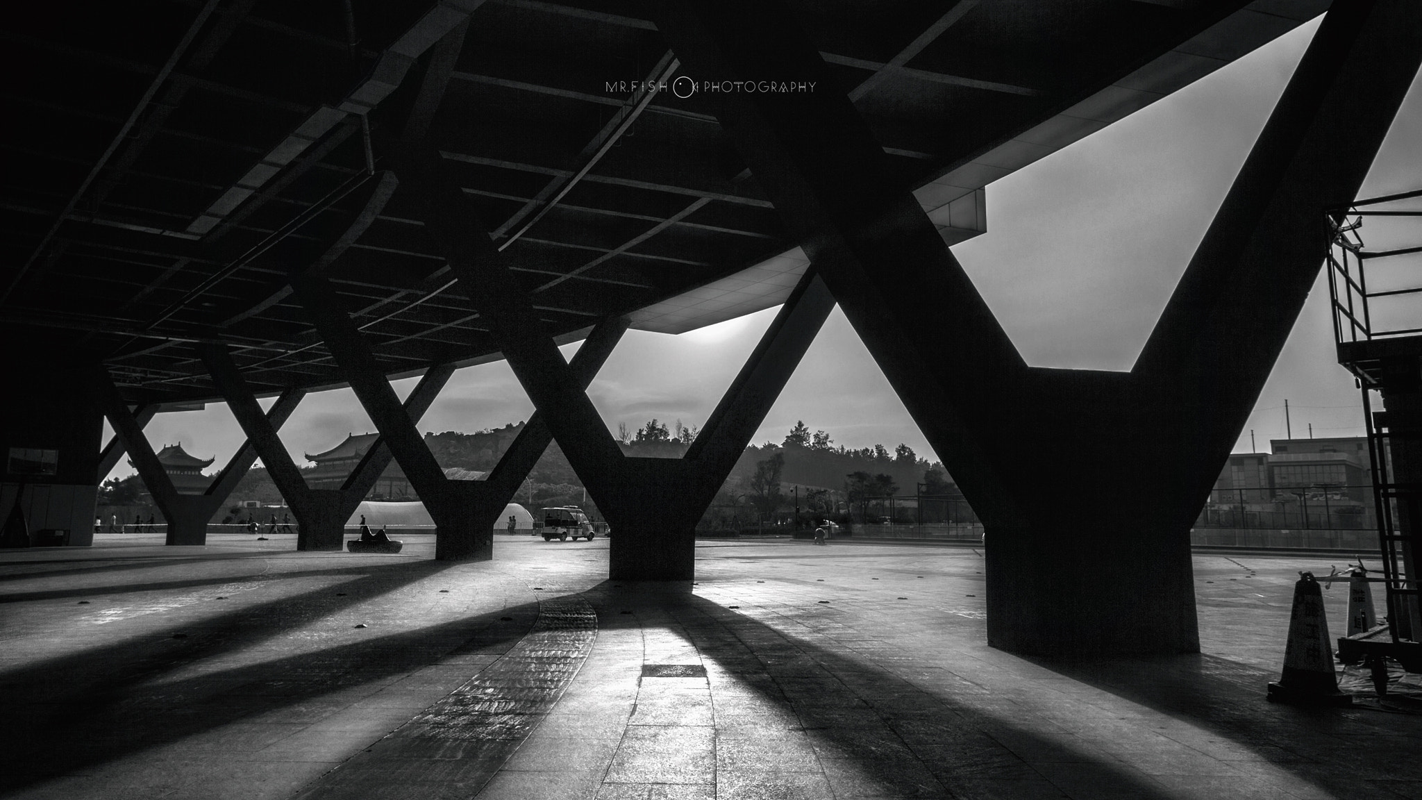 Canon EF 16-35mm F2.8L II USM sample photo. 黑白建筑 壹零零 photography