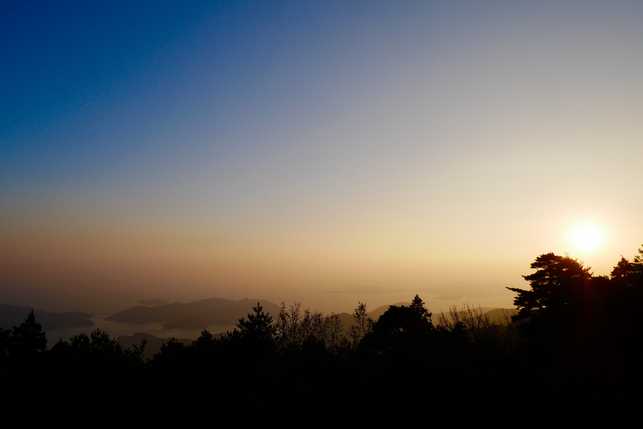 Panasonic Lumix DMC-GX85 (Lumix DMC-GX80 / Lumix DMC-GX7 Mark II) sample photo. 野呂山より from norosan photography