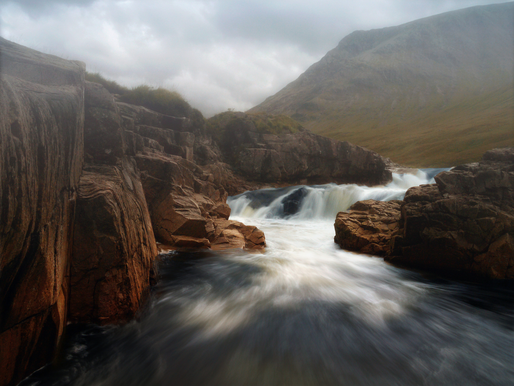 Panasonic Lumix DMC-G1 sample photo. Scotch on the rocks photography
