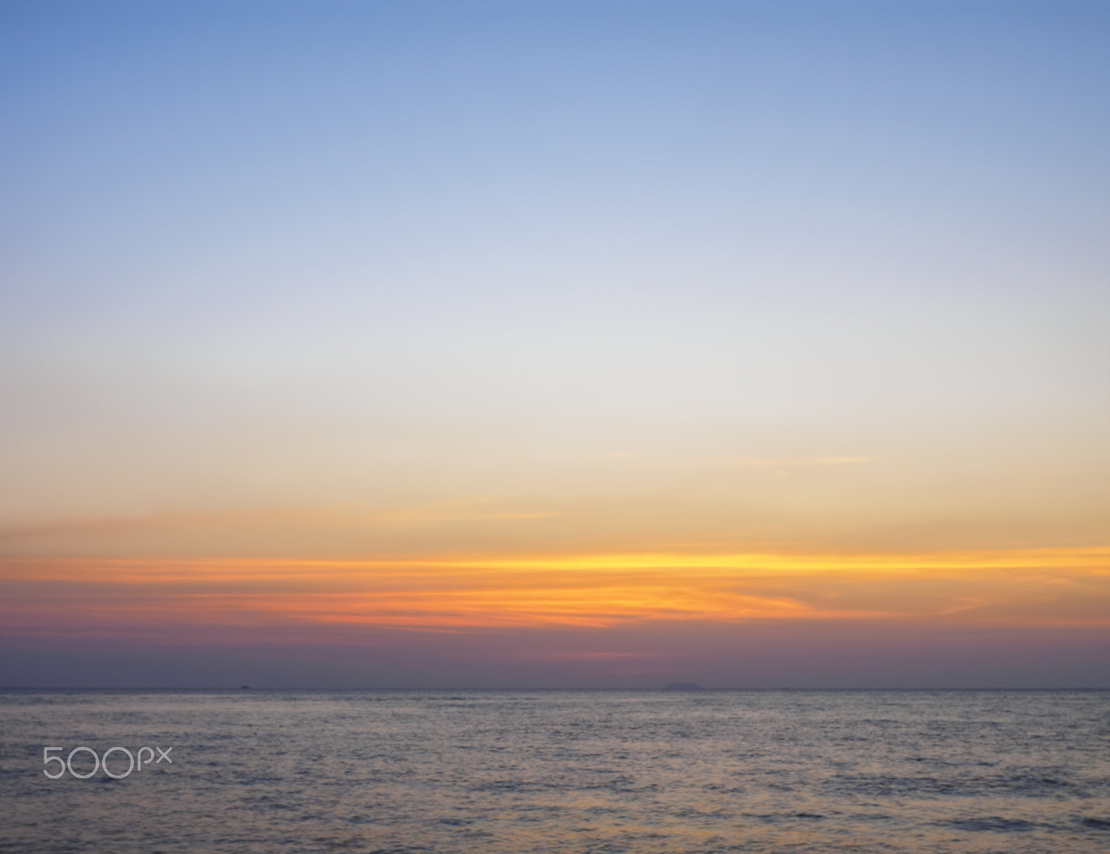 Olympus OM-D E-M1 + OLYMPUS 11-22mm Lens sample photo. Sunset over the sea photography