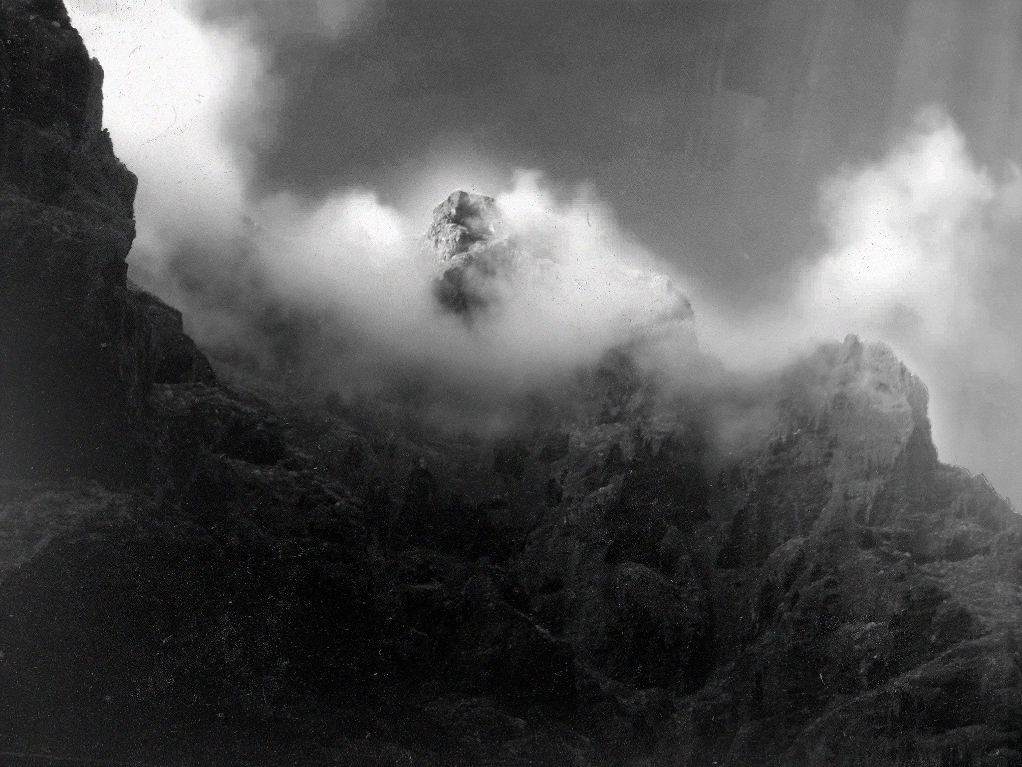 Fujifilm FinePix S9800 sample photo. Misty mountian peak photography