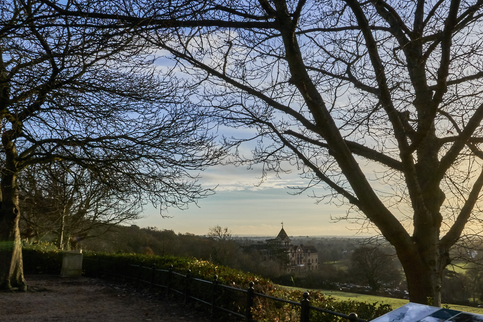 Sony a6300 + Sony E PZ 16-50 mm F3.5-5.6 OSS (SELP1650) sample photo. Sunset at richmond hill, london photography