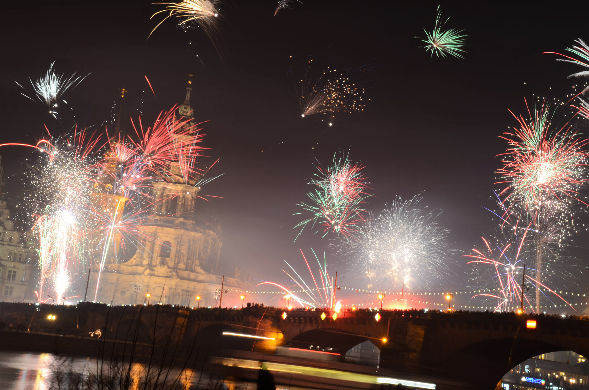 Nikon D7000 + Tamron 16-300mm F3.5-6.3 Di II VC PZD Macro sample photo. New year fireworks photography