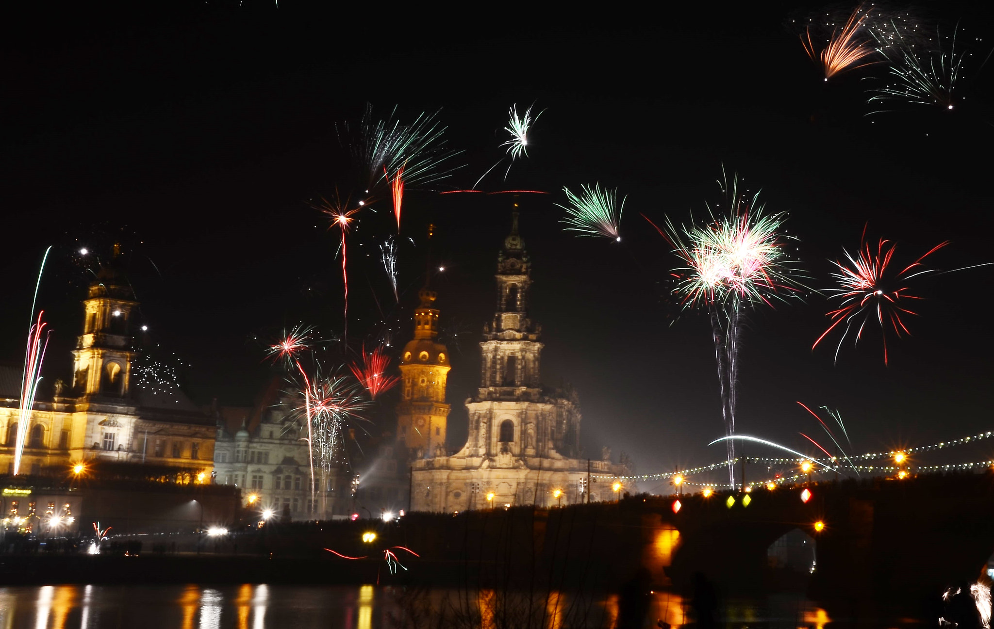 Nikon D7000 + Tamron 16-300mm F3.5-6.3 Di II VC PZD Macro sample photo. New year fireworks photography