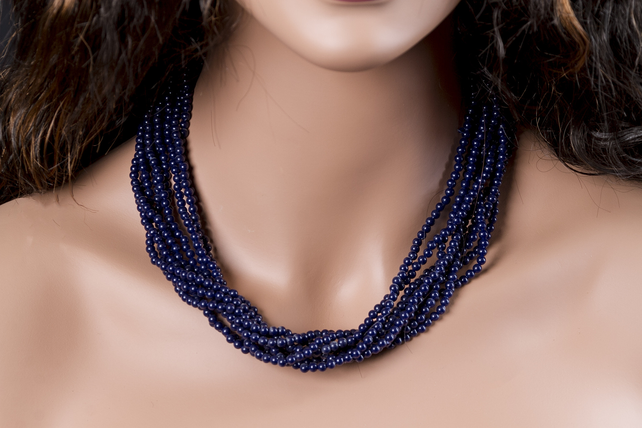 Canon EOS 7D + Canon EF 28-300mm F3.5-5.6L IS USM sample photo. Necklace photography