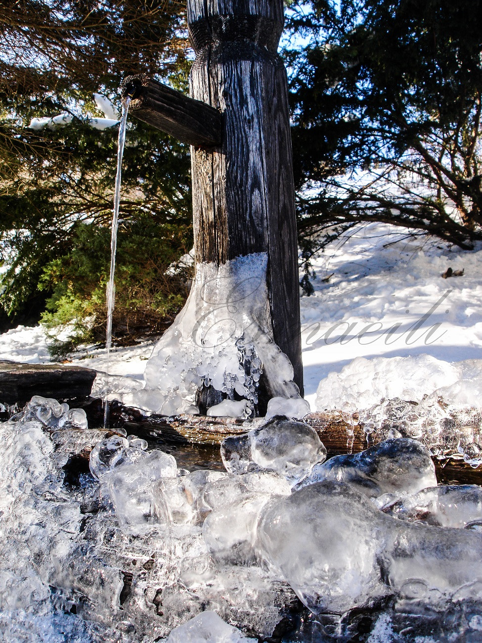 Sony DSC-P200 sample photo. Ice photography