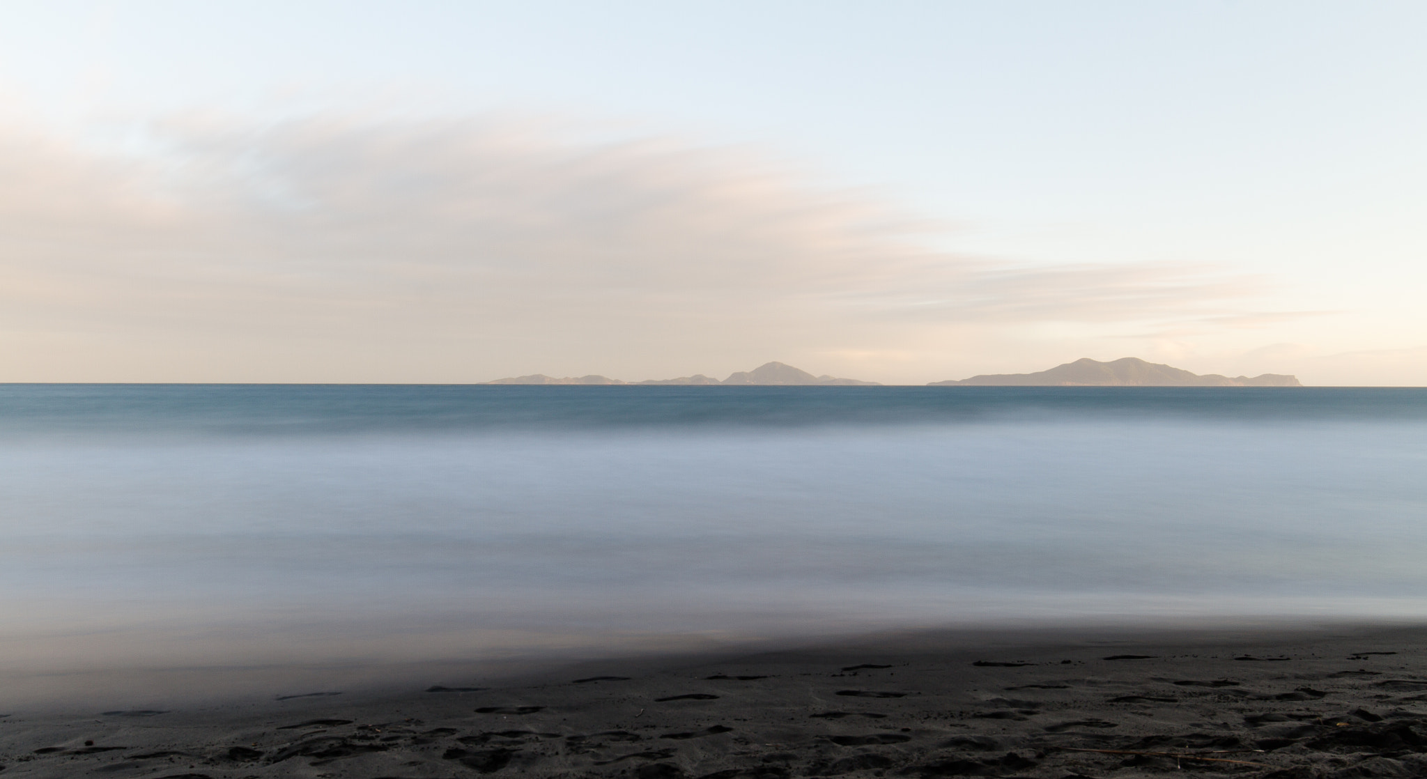 Canon EF 16-35mm F4L IS USM sample photo. From paradise with love photography