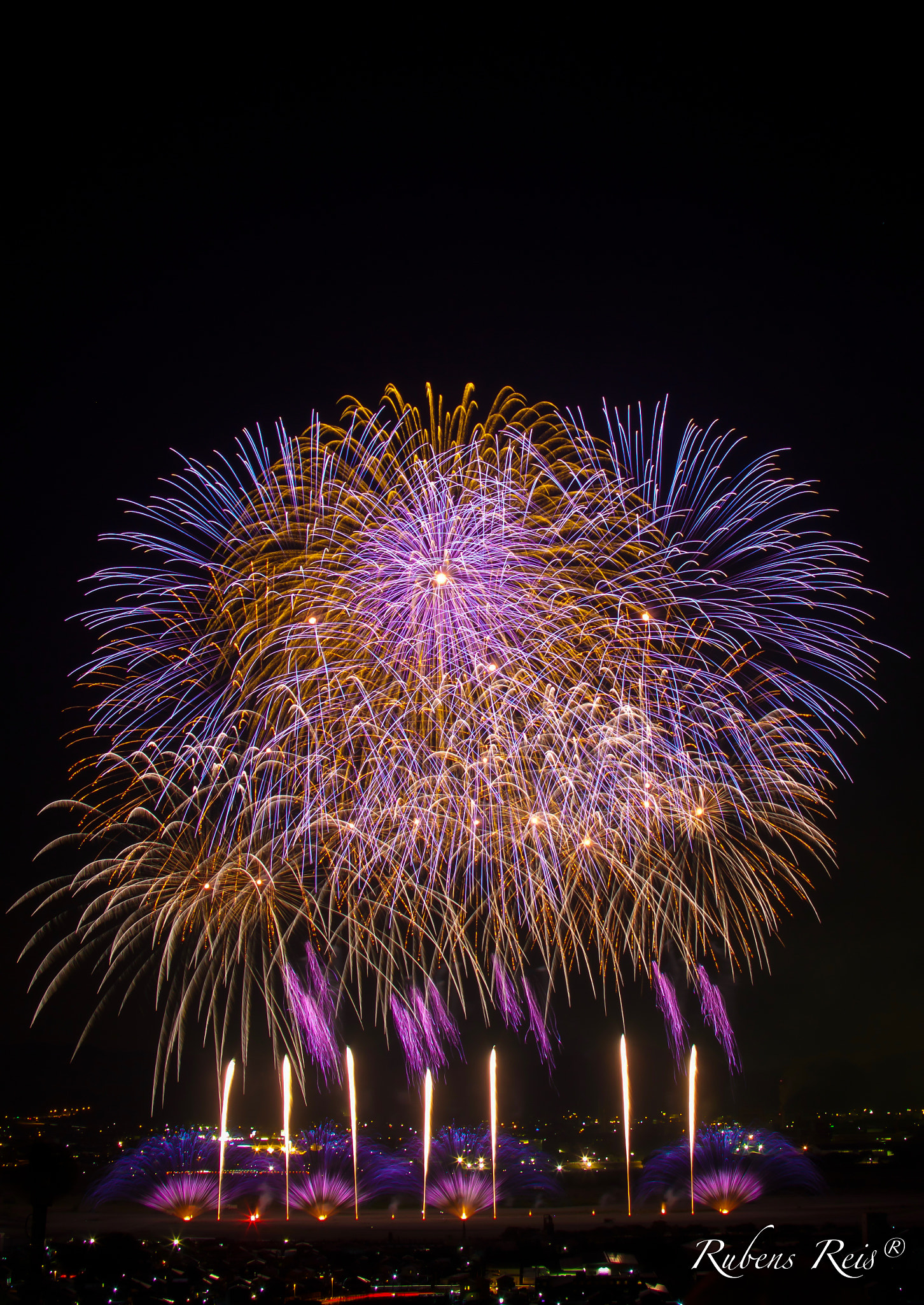 Canon EF 35-350mm F3.5-5.6L USM sample photo. Fireworks photography