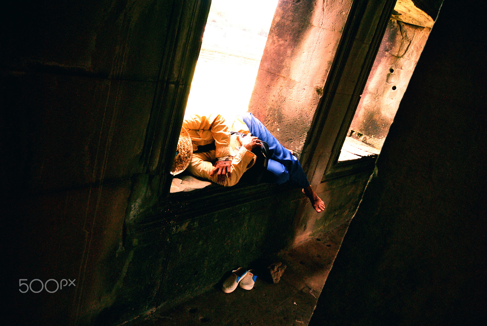 Sigma 10-20mm F4-5.6 EX DC HSM sample photo. The sleeping guardian photography