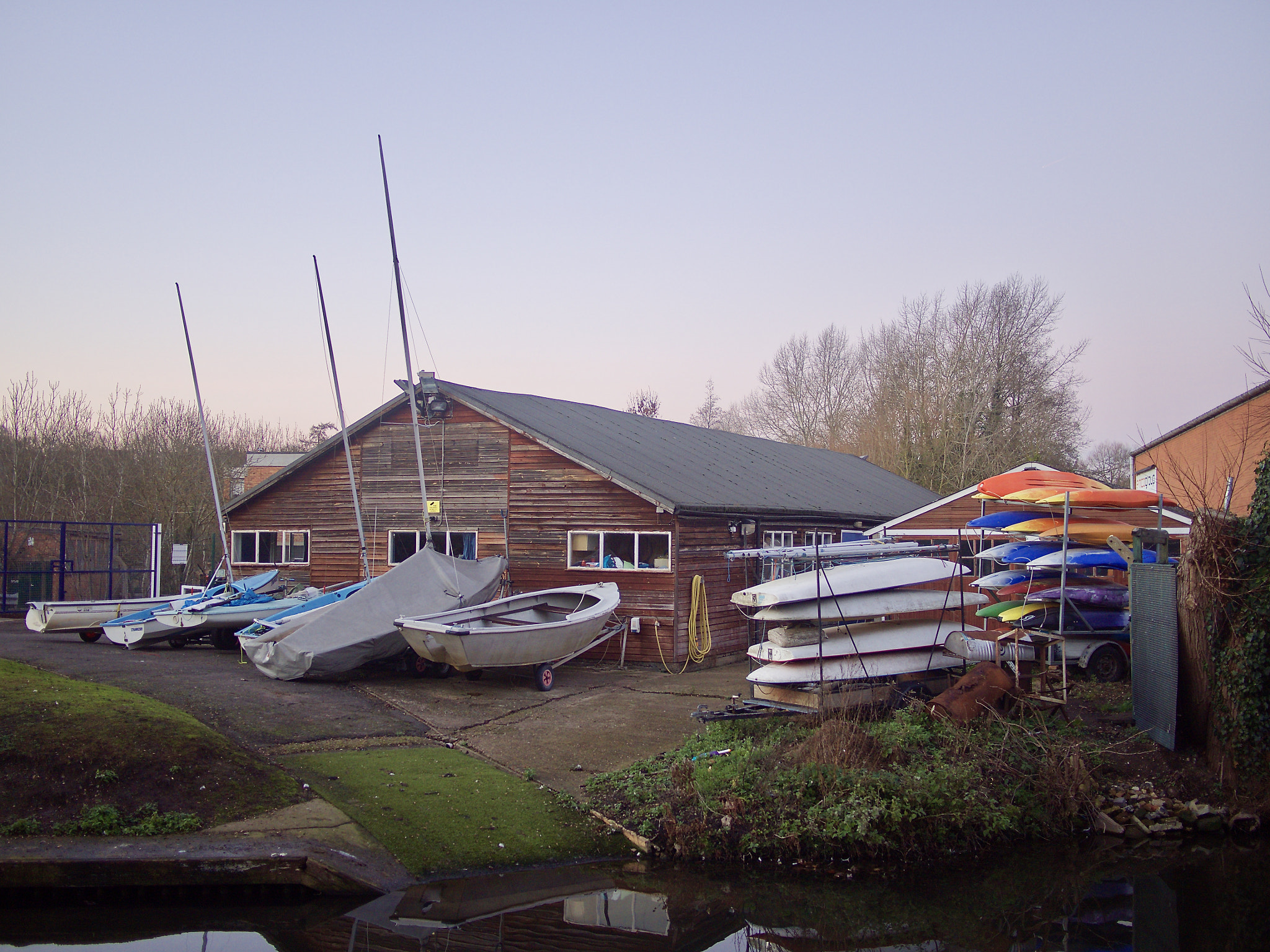 Olympus OM-D E-M10 II + Panasonic Lumix G 20mm F1.7 ASPH sample photo. Boathouse for scouts photography